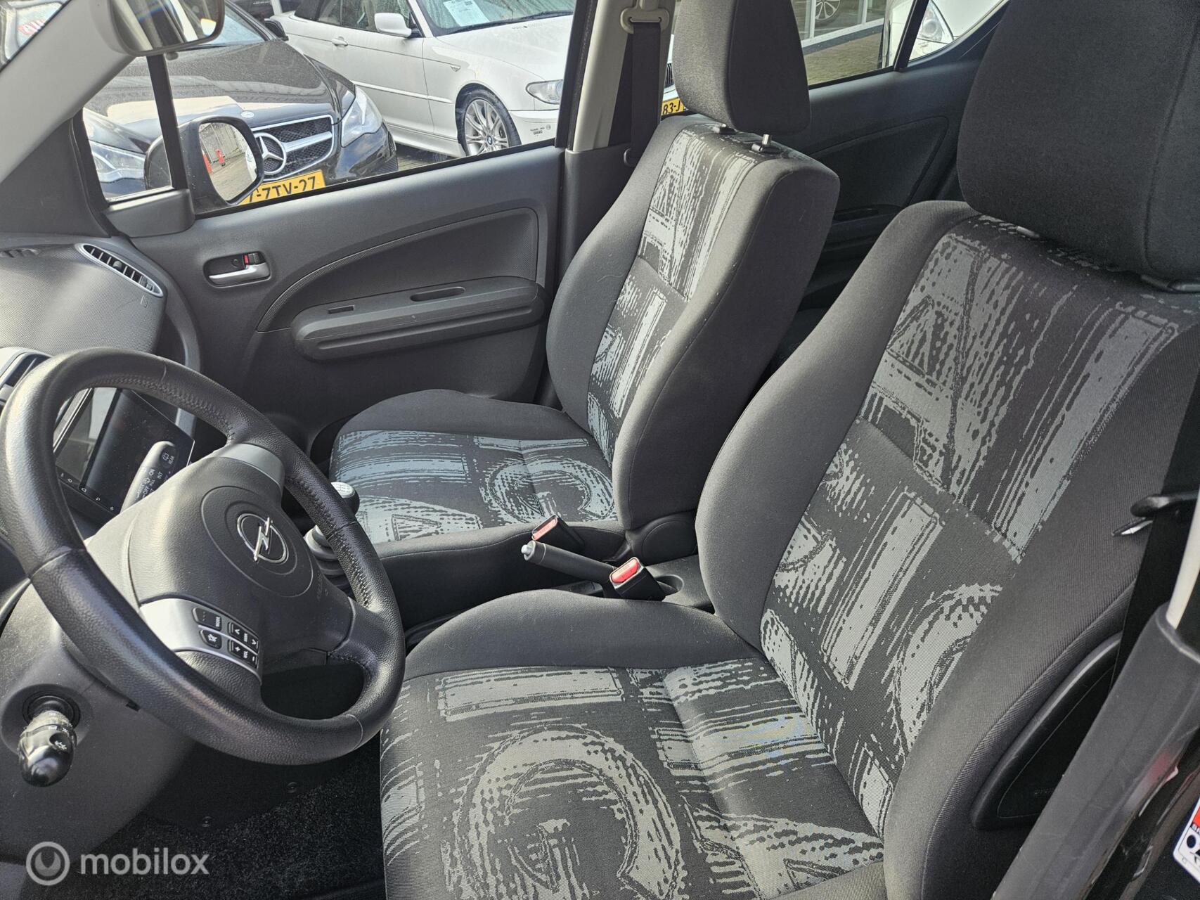 Foto van Opel Agila