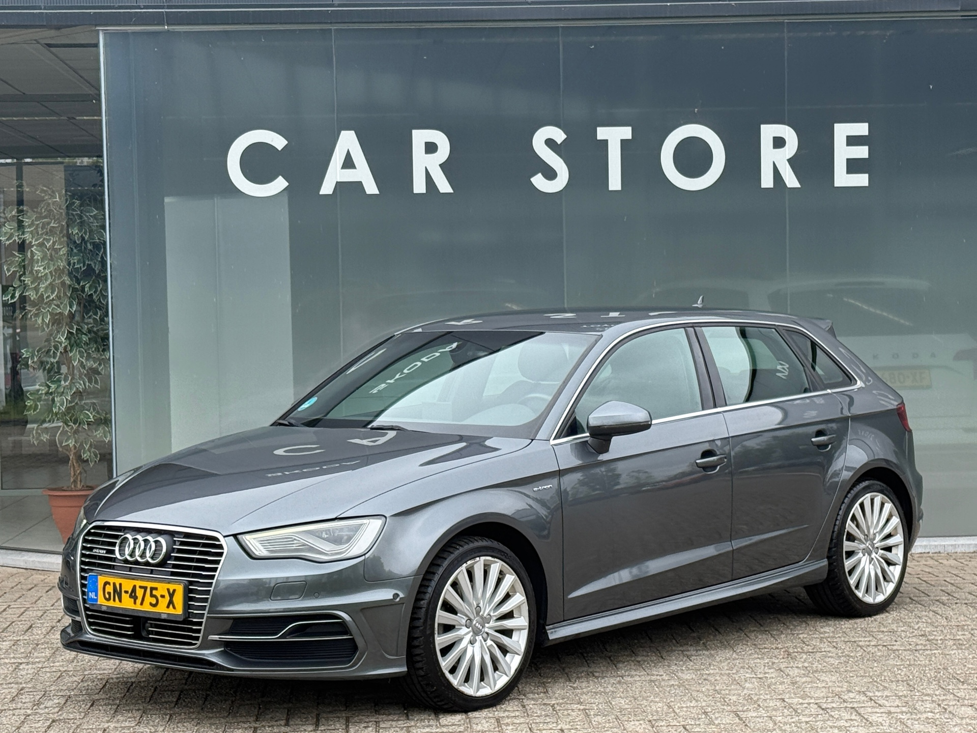 Audi A3 Sportback E-tron 1.4 e-tron PHEV S-Line Adaptief cruise|Navi|Camera 2015 - voorkant