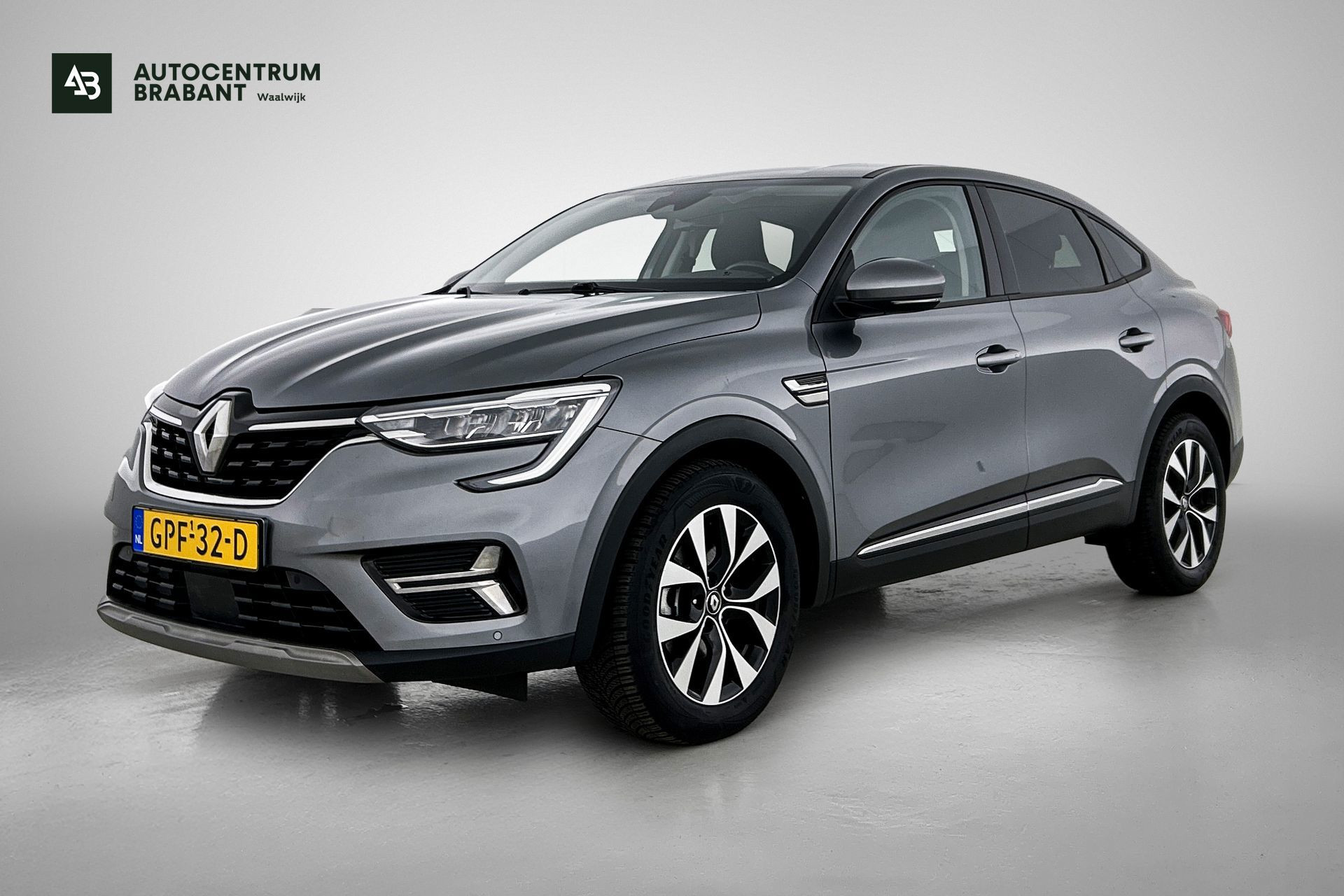 Foto van RENAULT ARKANA E-TECH