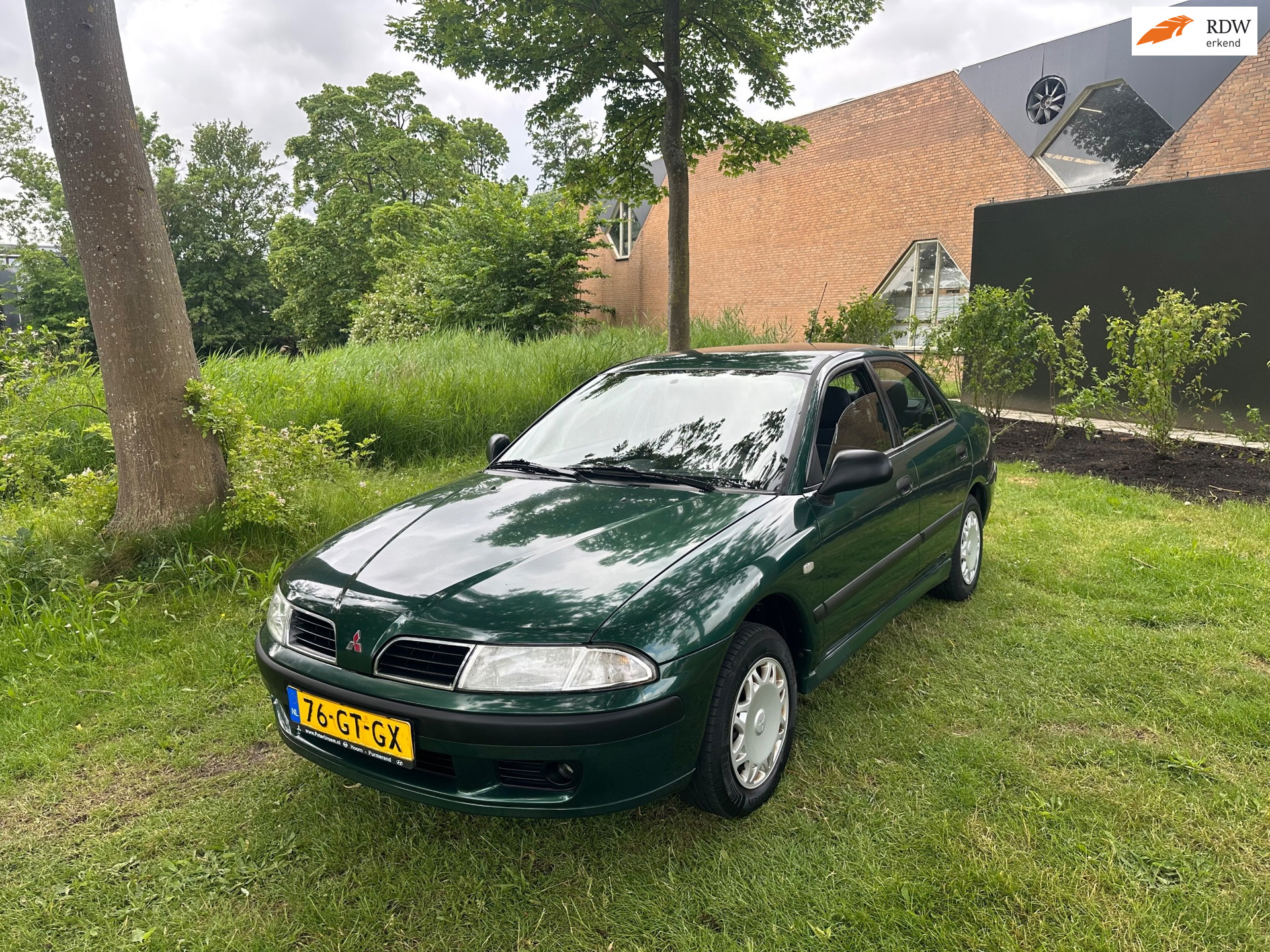 Foto van MITSUBISHI CARISMA
