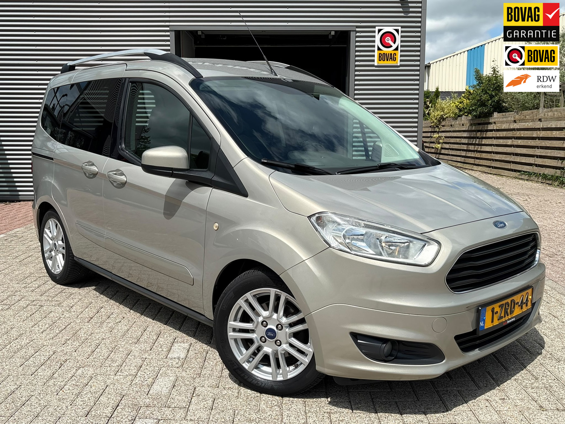 Foto van FORD TOURNEO COURIER