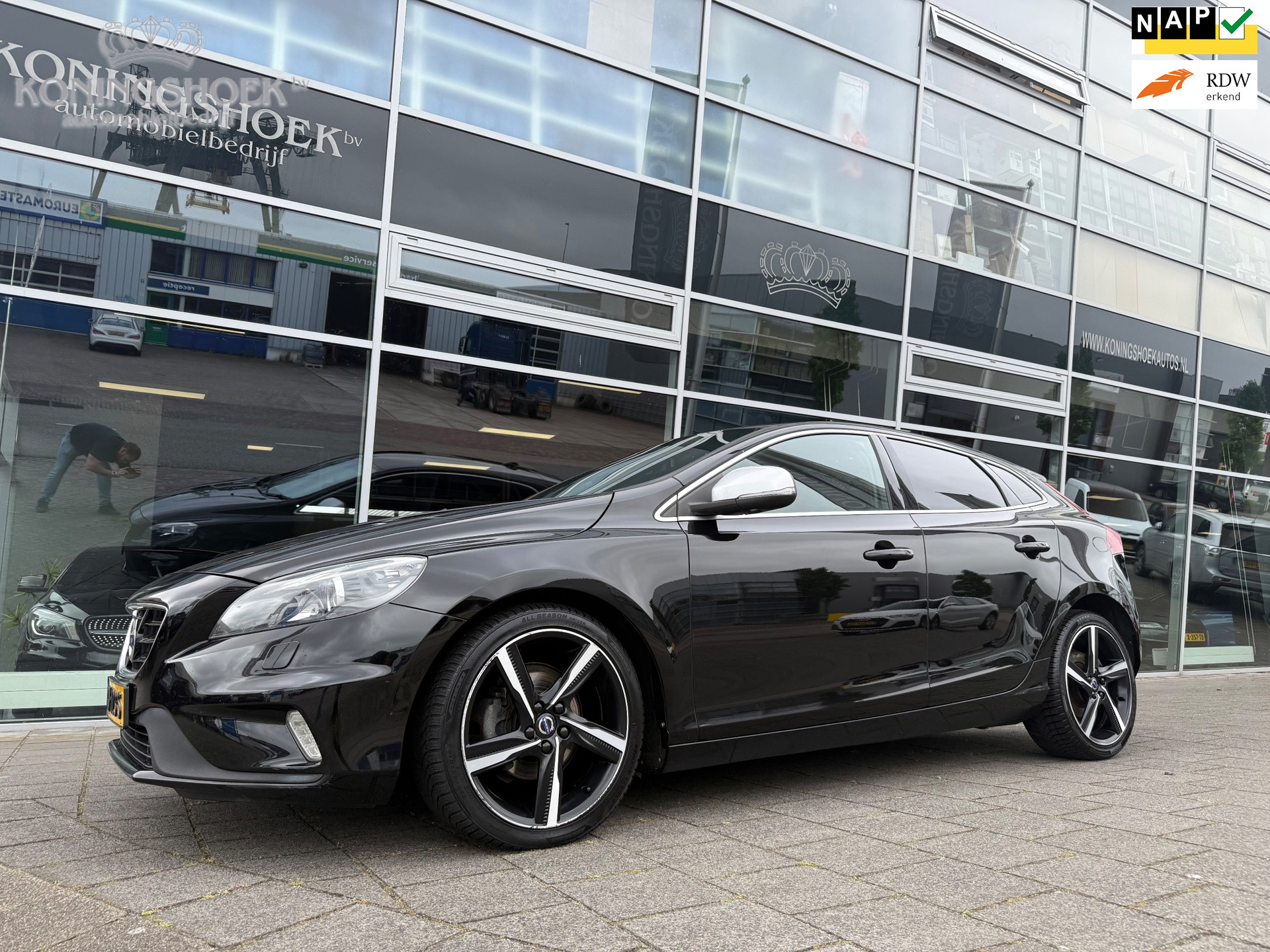 Volvo V40 2.0 D2 R-Design Business 2015 - voorkant