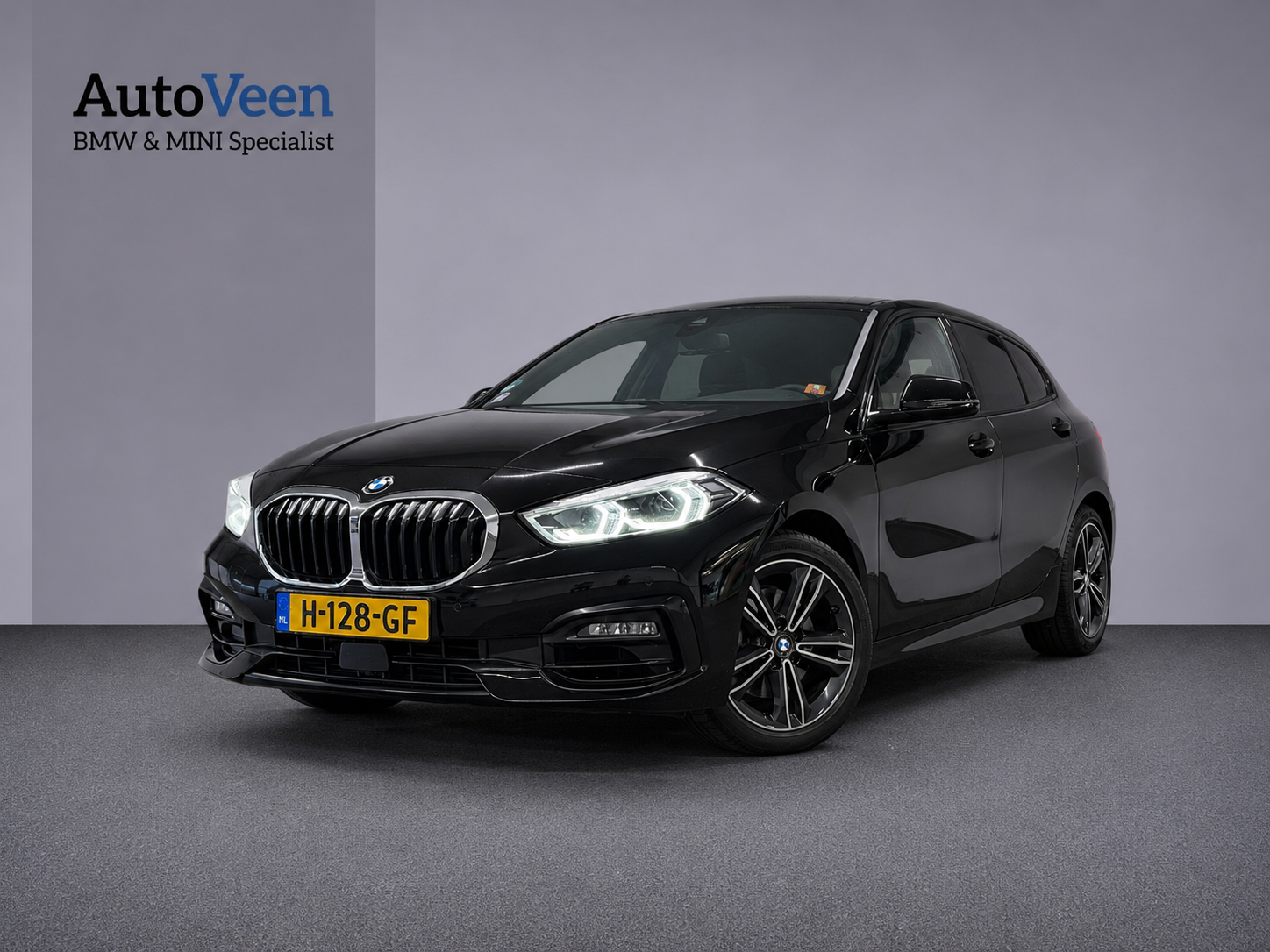 BMW 118i 118i Executive Edition (M-SPORT, LED, SFEERVERLICHTING, CAMERA) 2020 - voorkant