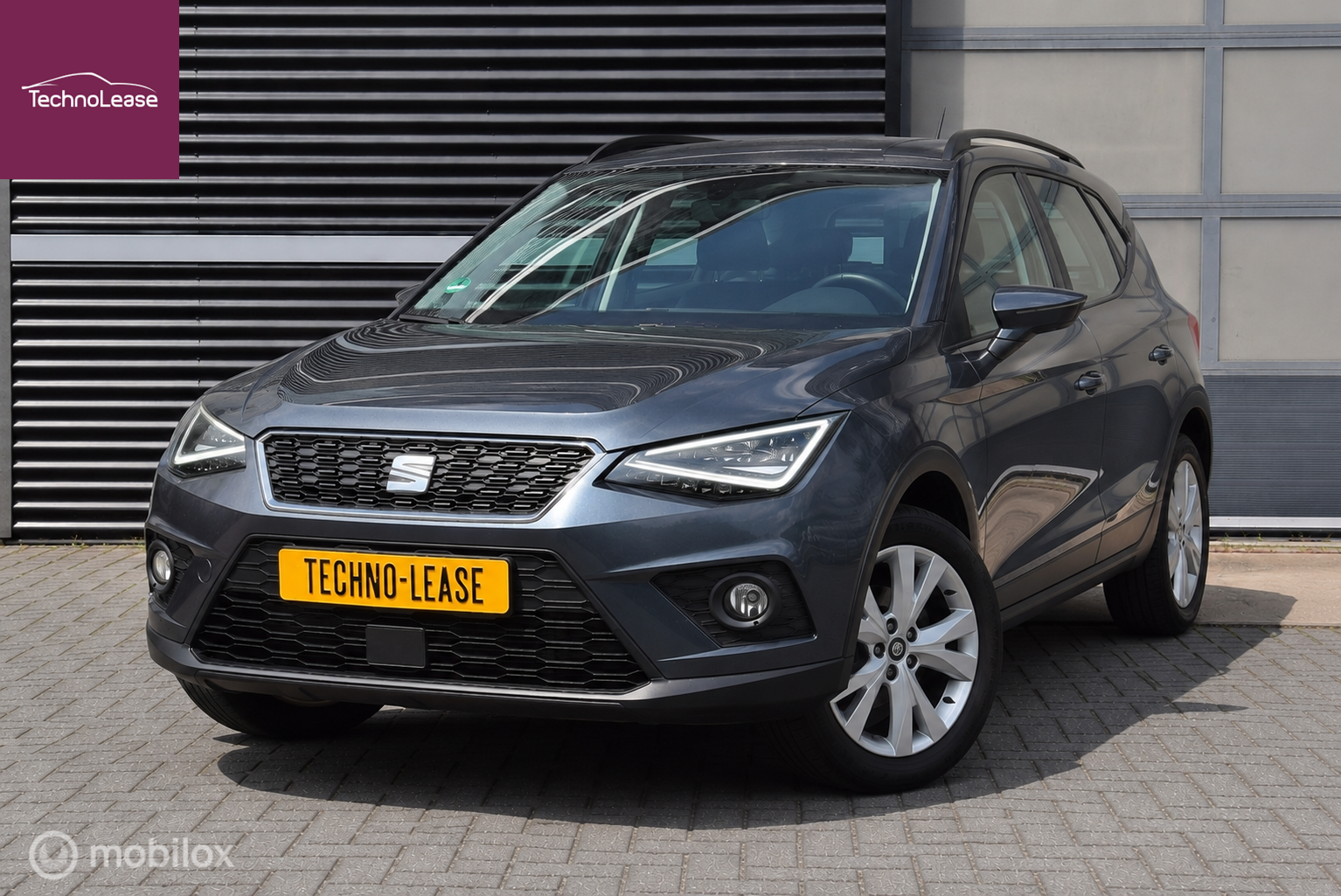 Seat Arona 1.0 TSI Style Stoelverwarming LED PDC Apple Carplay 2020 - voorkant
