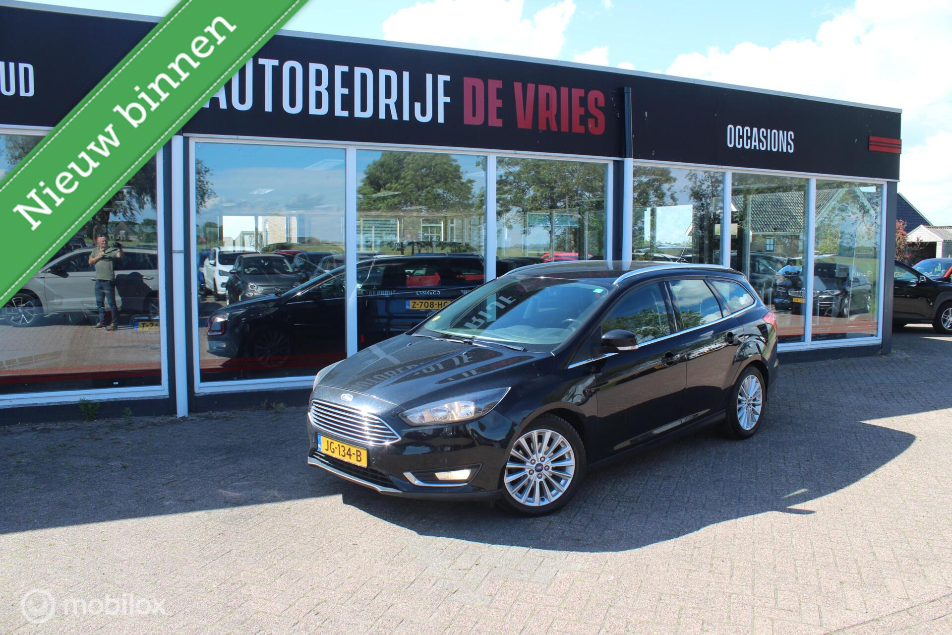 Ford Focus 1.5 TDCI Titanium Clima/Cruise/Navi/Trekhaak 2016 - voorkant