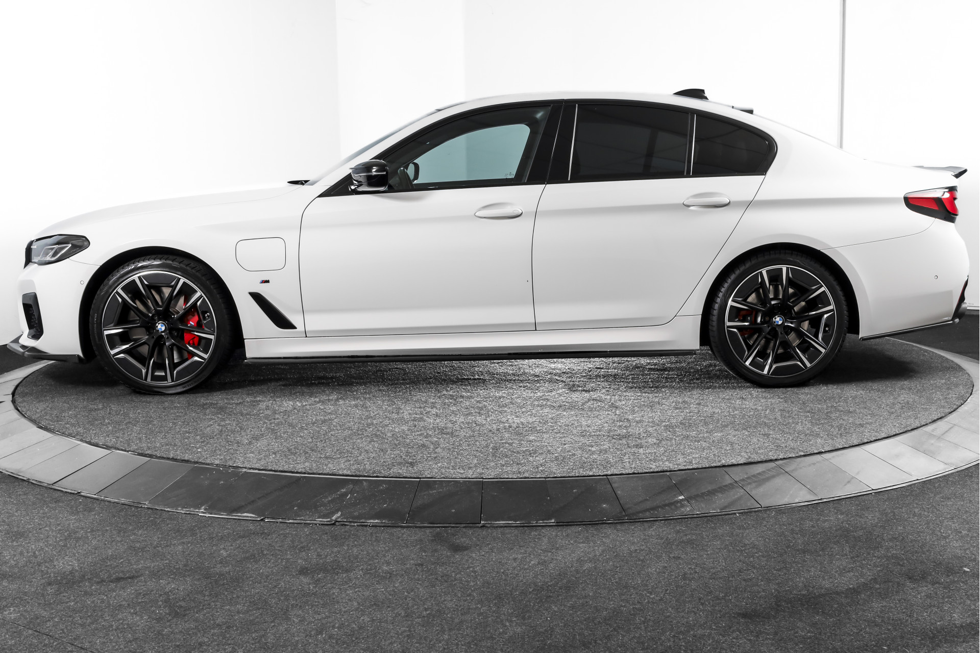 Foto van BMW 545e xDrive