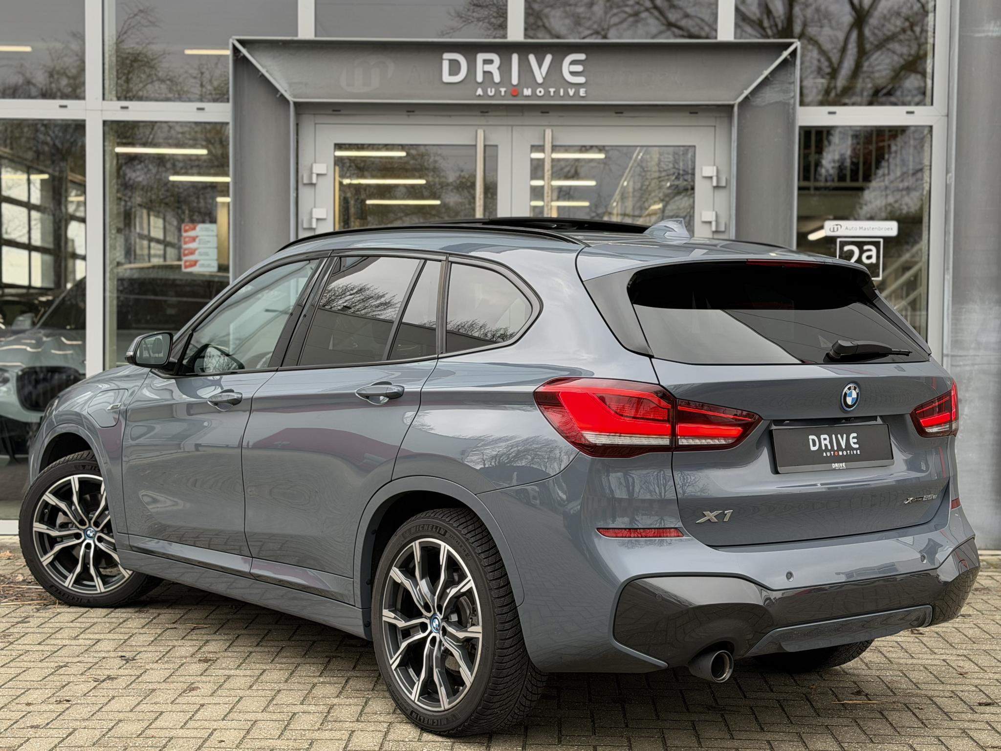 Foto van BMW X1 Xdrive25e