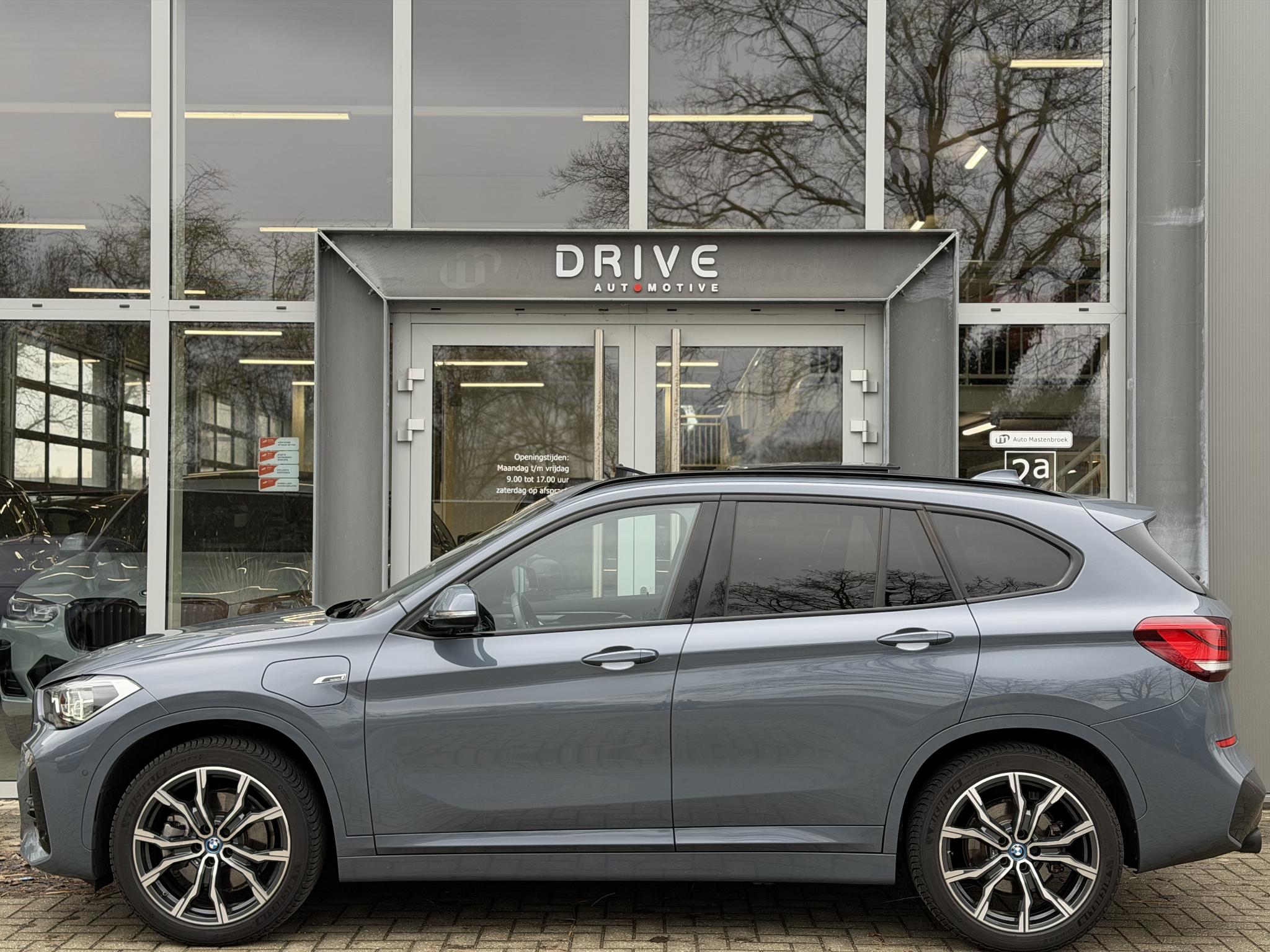 Foto van BMW X1 Xdrive25e