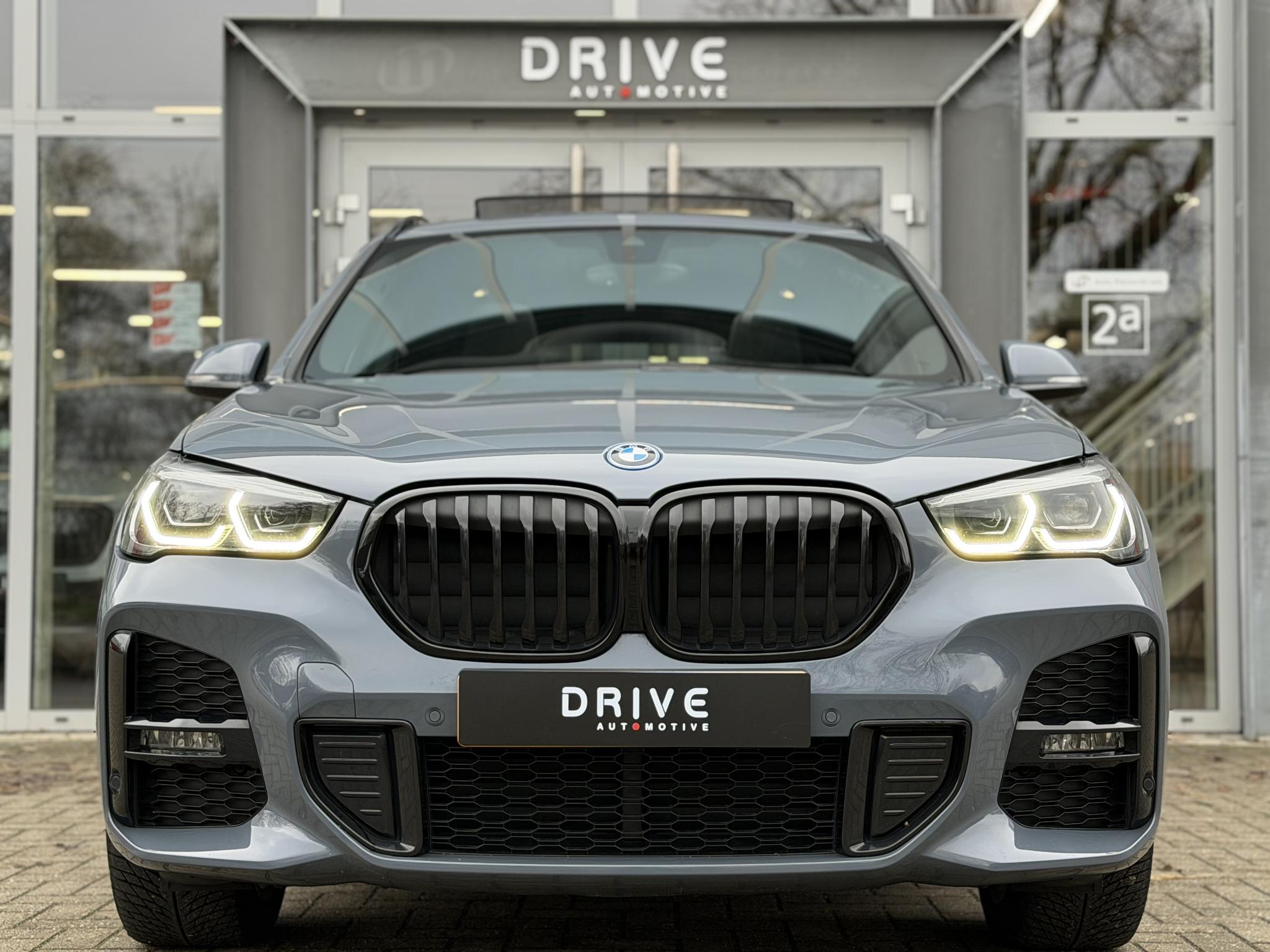 Foto van BMW X1 Xdrive25e