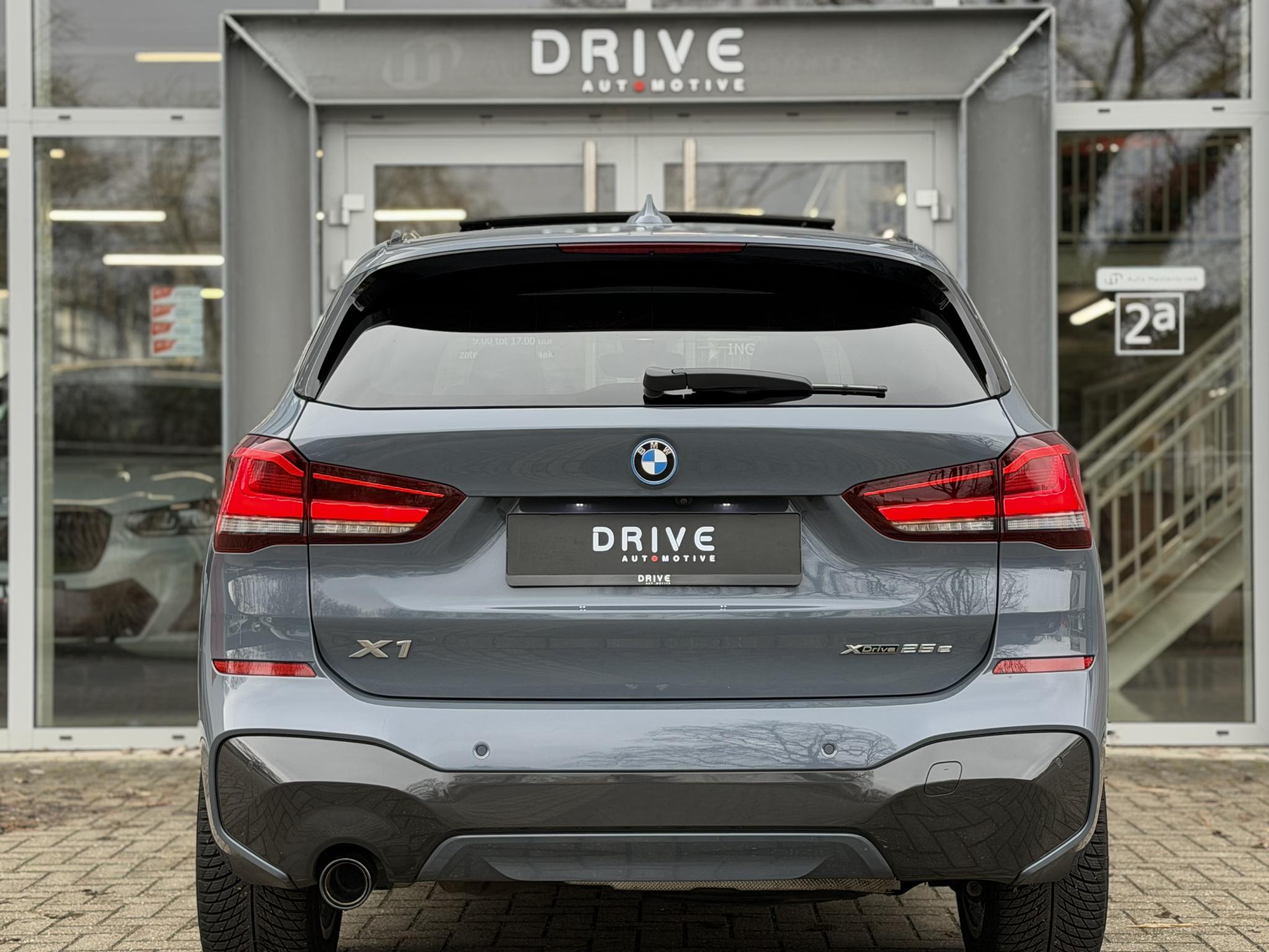 Foto van BMW X1 Xdrive25e