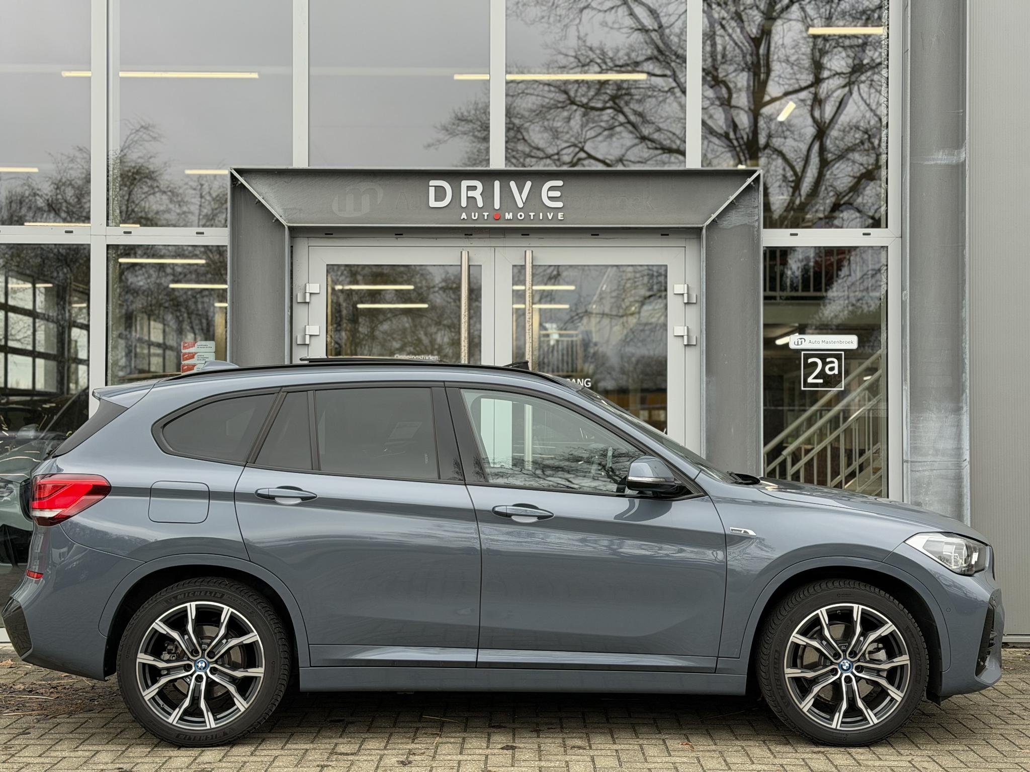Foto van BMW X1 Xdrive25e