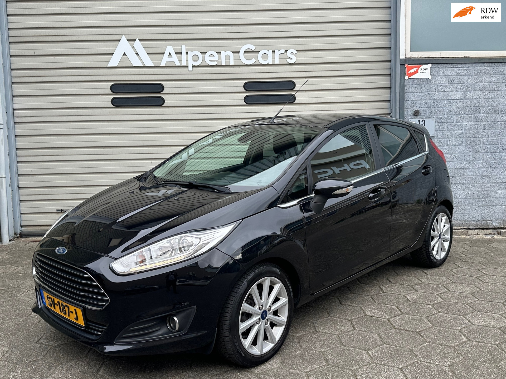 Ford Fiesta 1.0 EcoBoost Titanium Airco / Cruise controle / PDC / Led / APK 11-2026 2016 - voorkant