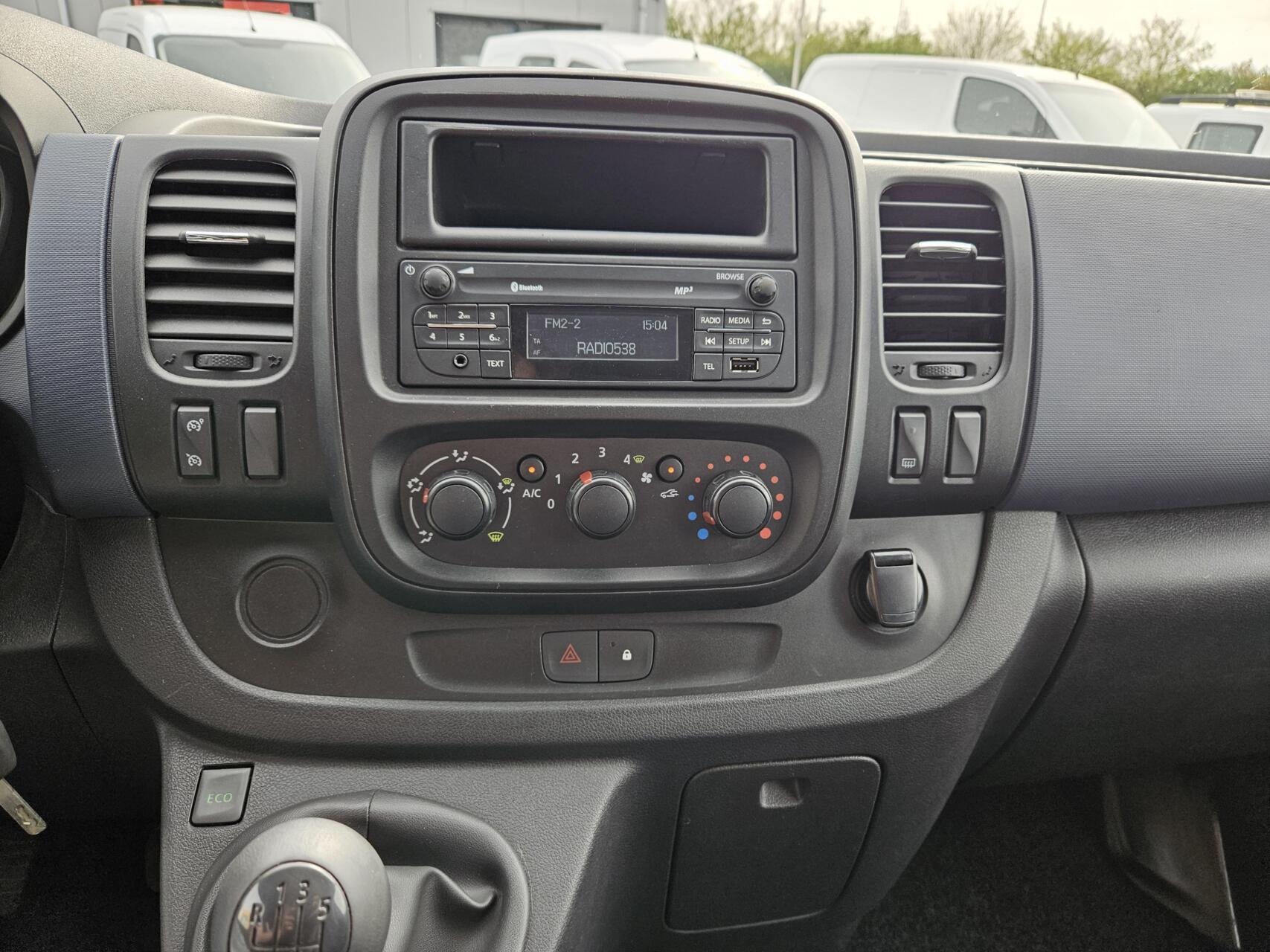 Foto van Opel Vivaro-b