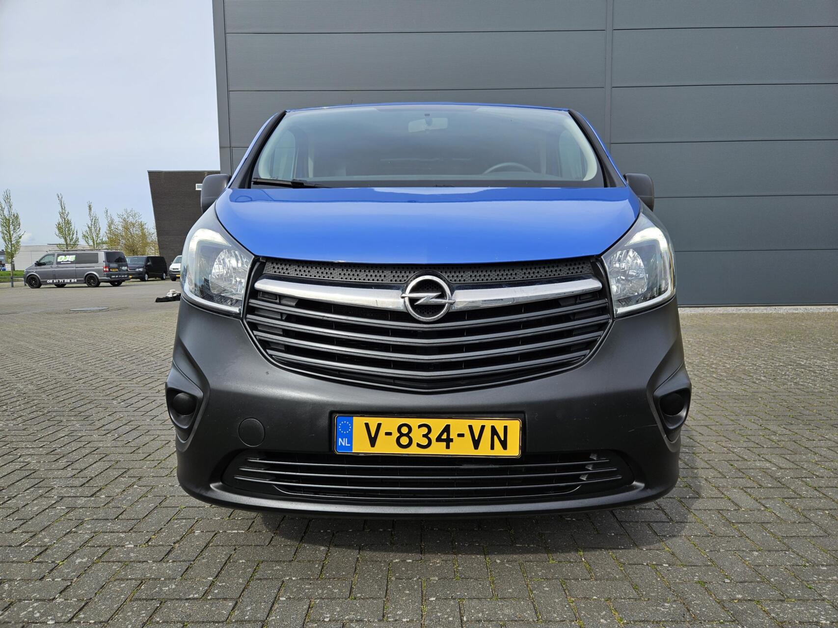 Foto van Opel Vivaro-b