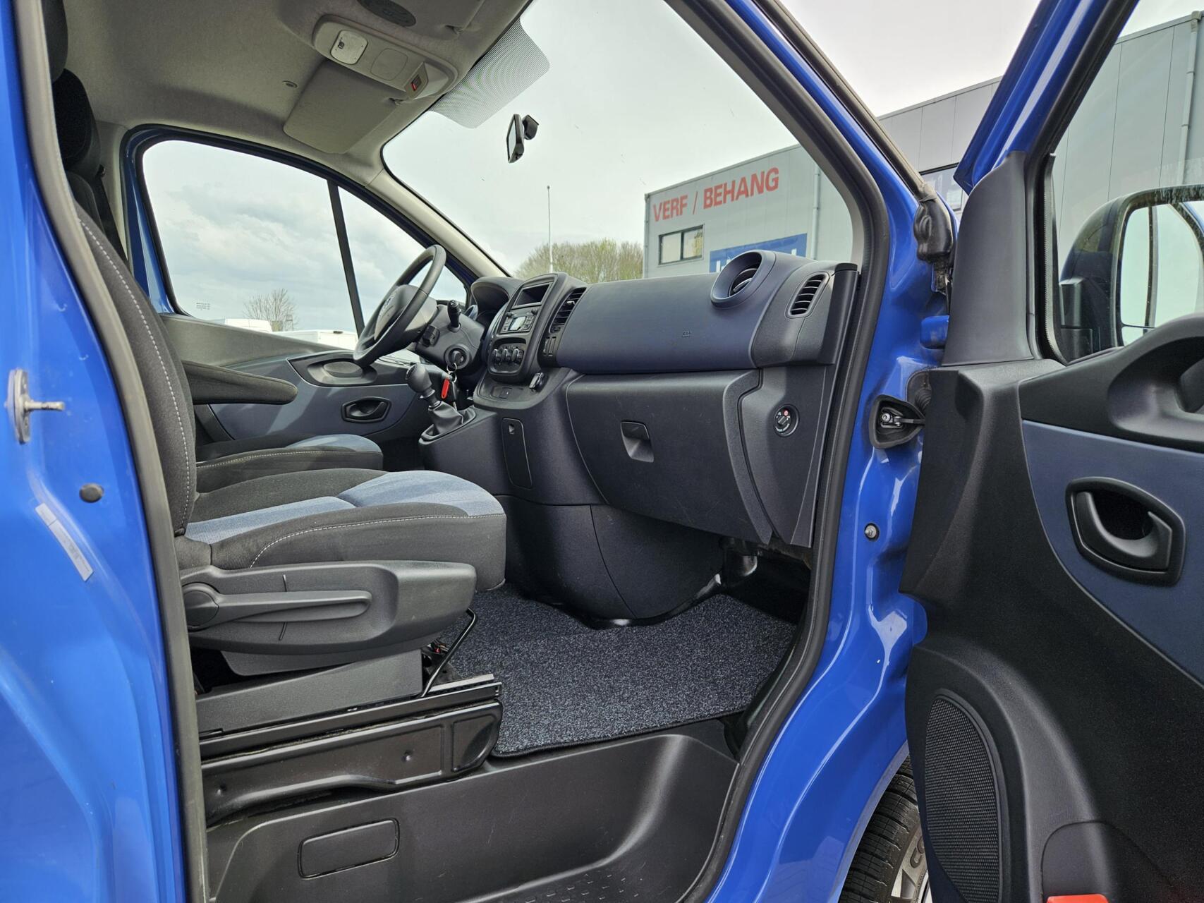 Foto van Opel Vivaro-b