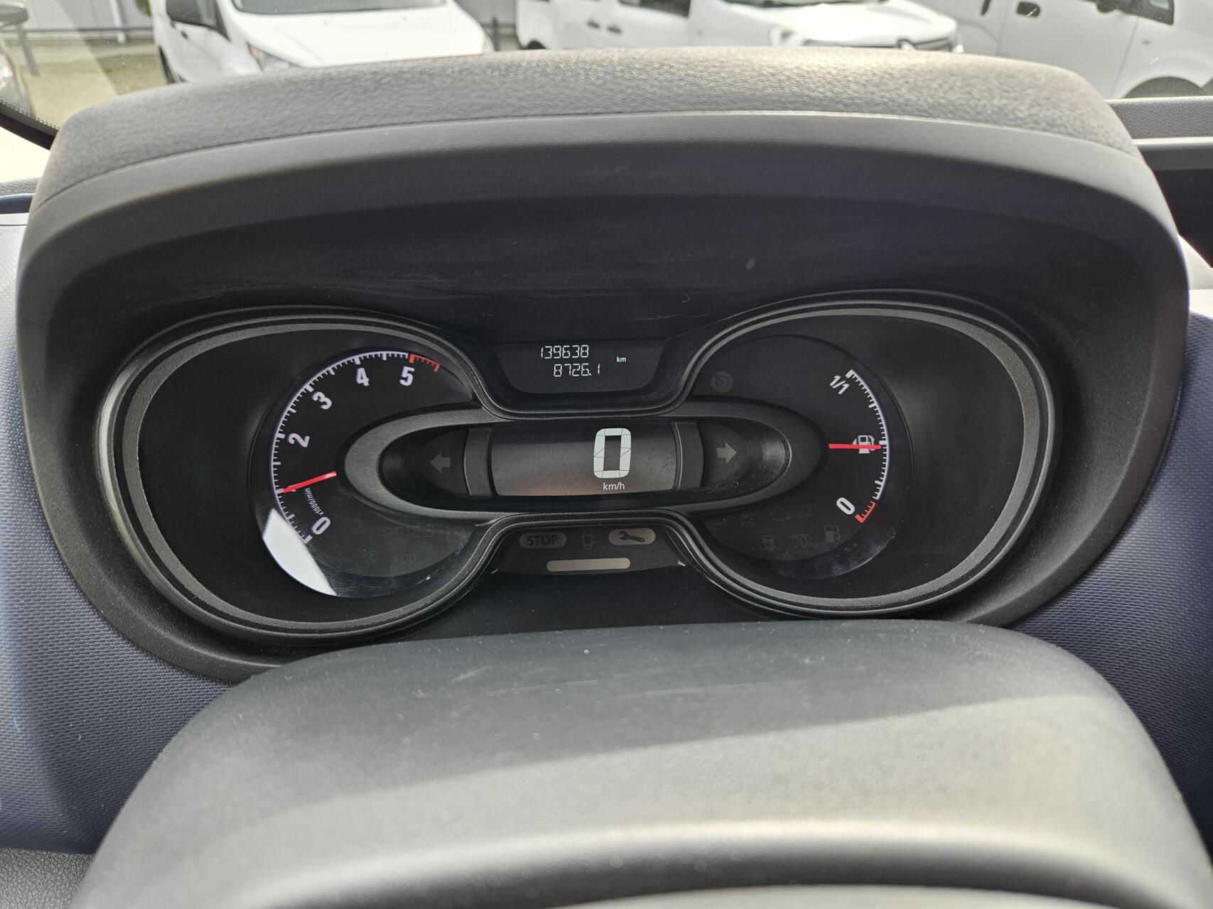 Foto van Opel Vivaro-b