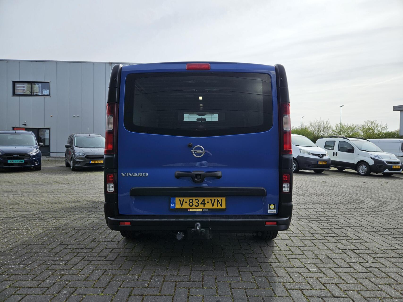 Foto van Opel Vivaro-b