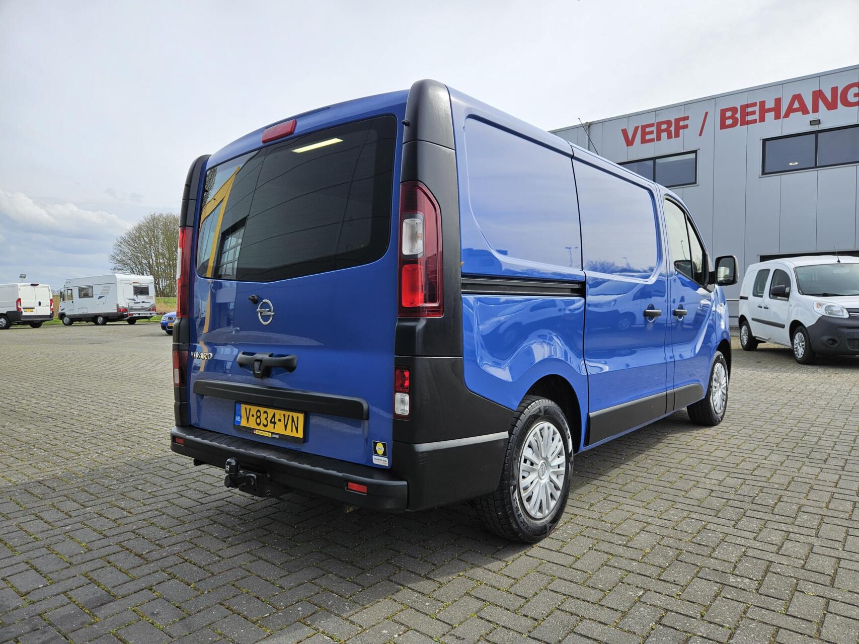Foto van Opel Vivaro-b