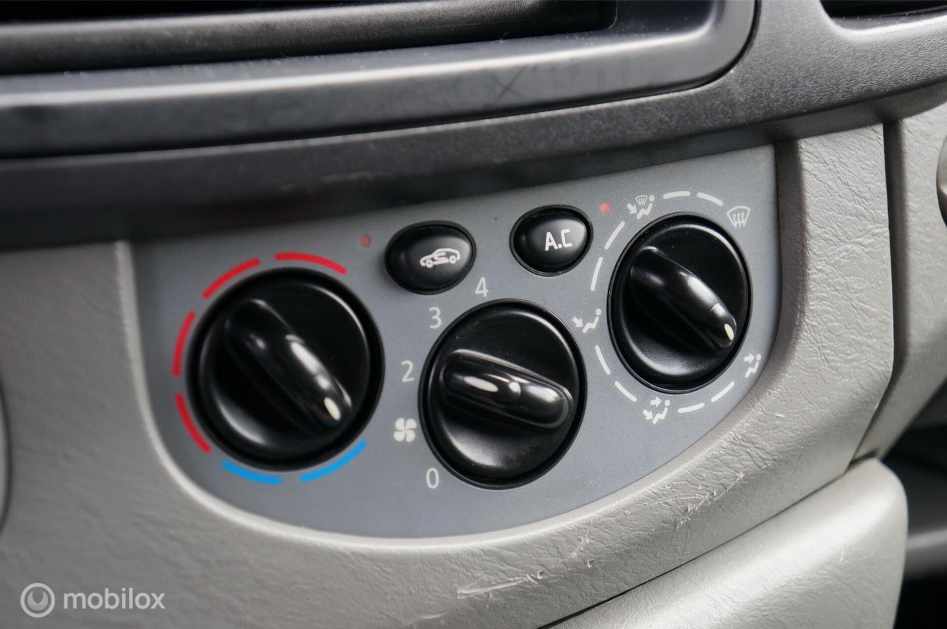 Foto van Opel Vivaro