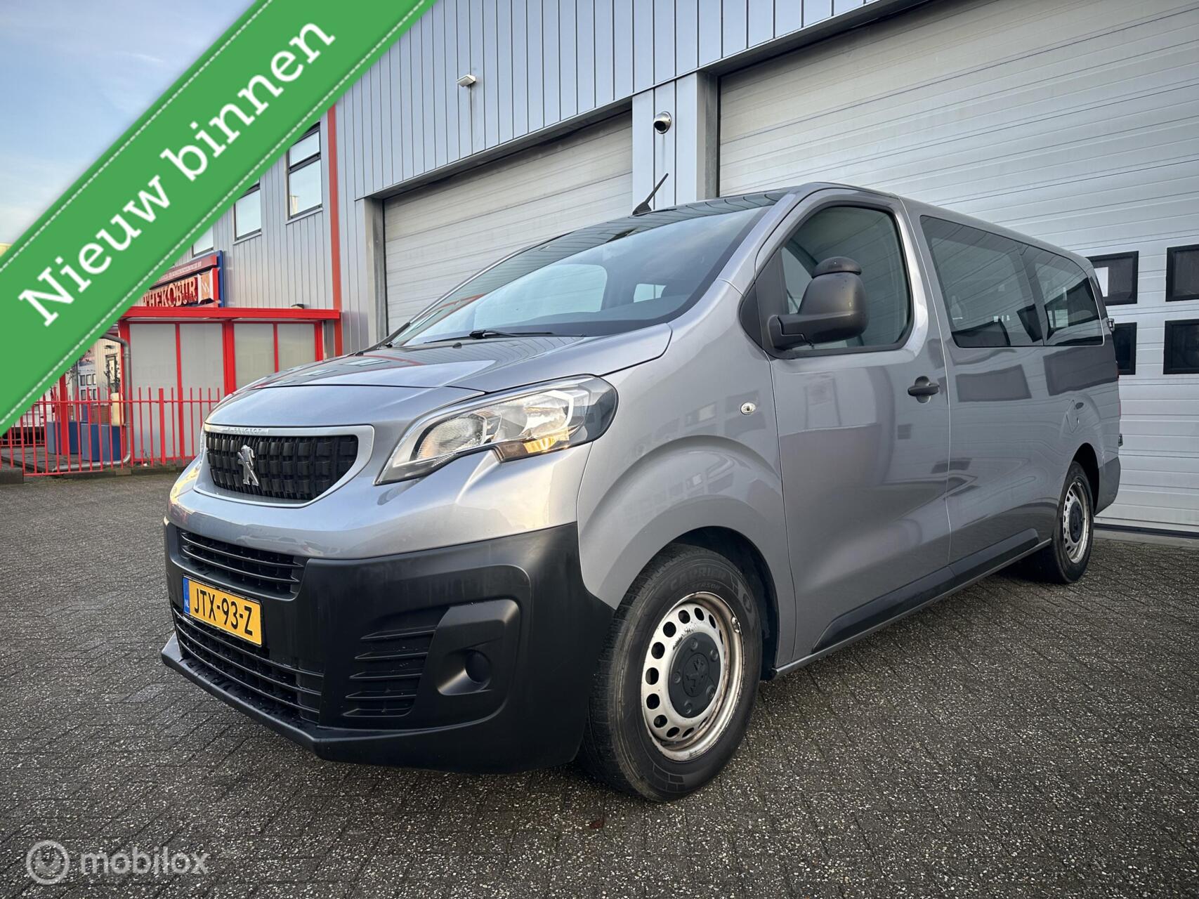 Foto van PEUGEOT EXPERT TRAVELLER