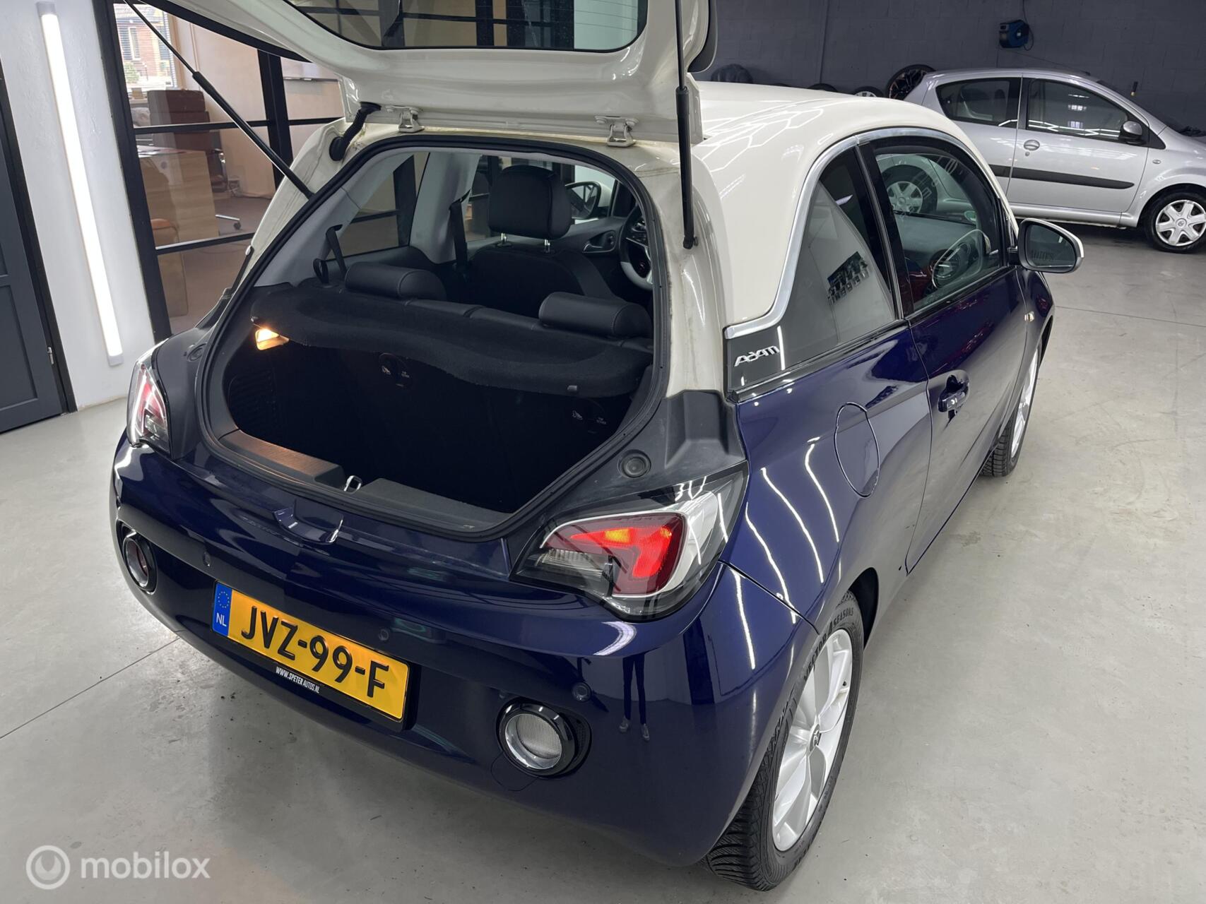 Foto van Opel Adam