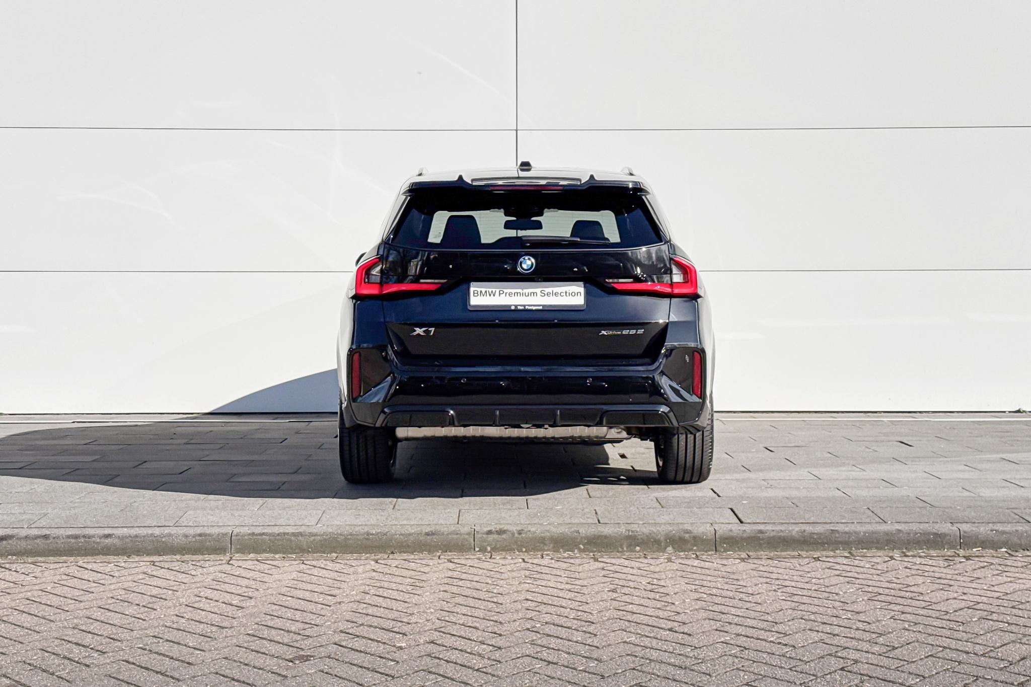 Foto van BMW X1 Xdrive25e