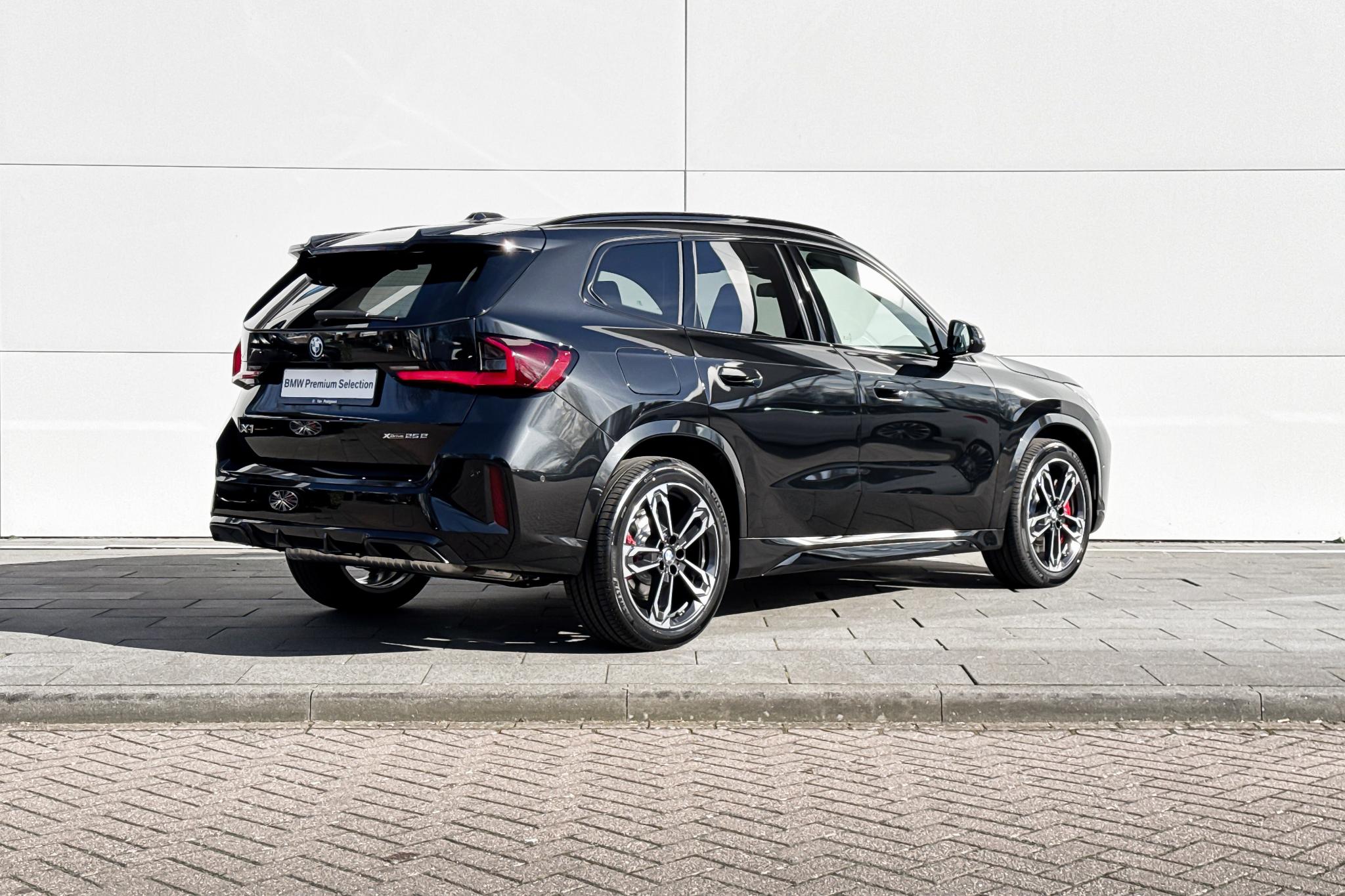 Foto van BMW X1 Xdrive25e