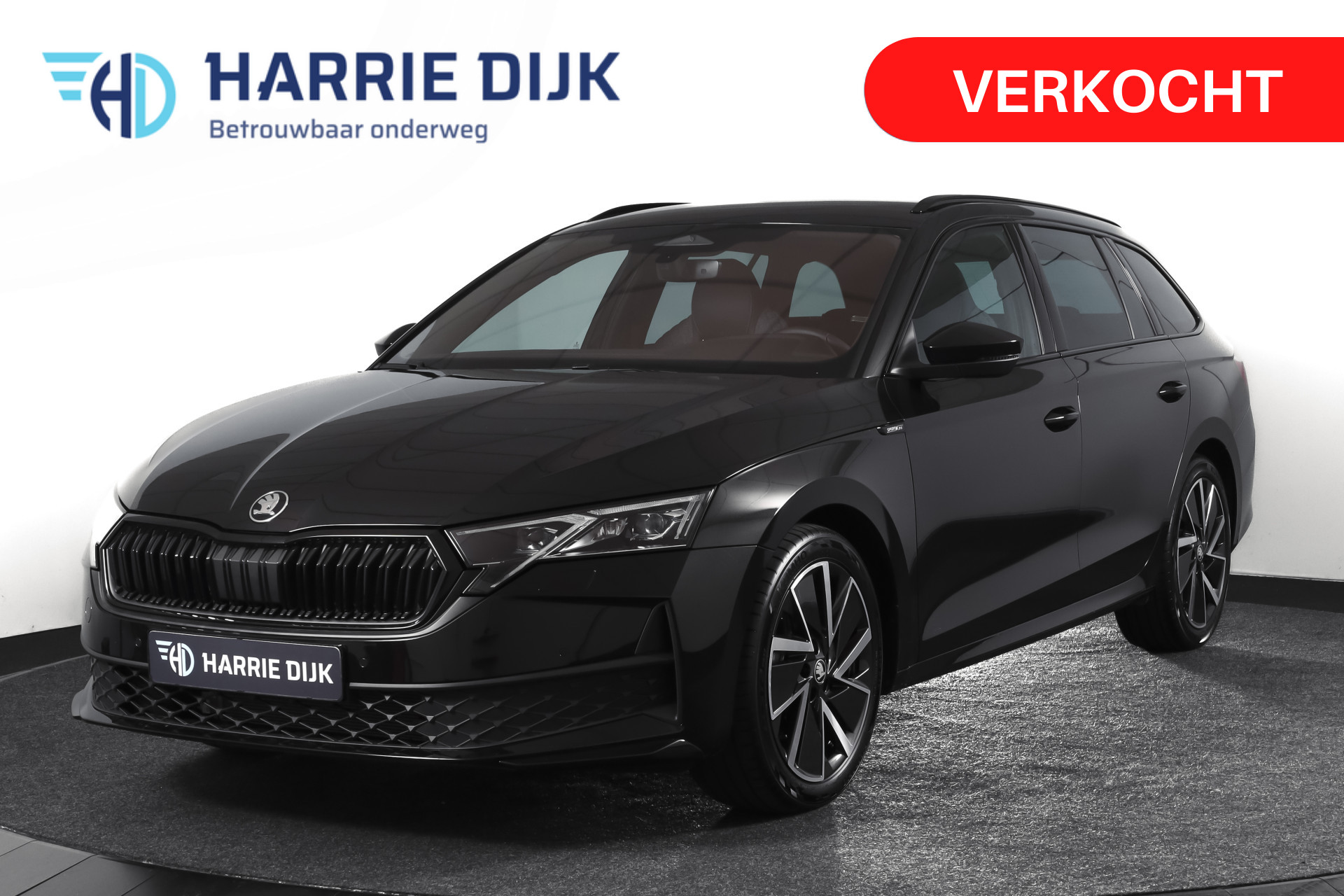 Skoda Octavia 1.5 TSI MHEV 150 PK Sportline Tour 2026 - voorkant