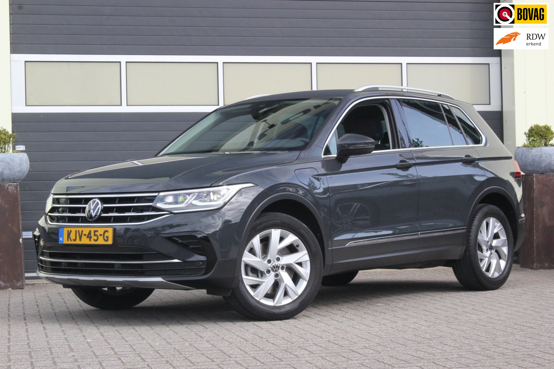 Volkswagen Tiguan 1.4 TSI eHybrid Business + | IQ Matrix | 2022 - voorkant