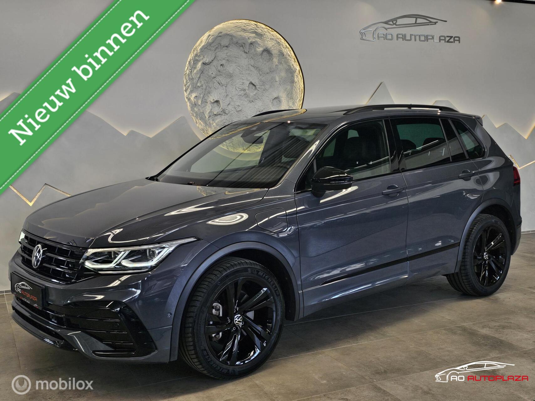 Volkswagen Tiguan 1.4 TSI eHybrid R-Line Panorama/Keyless/Black style 2022 - voorkant