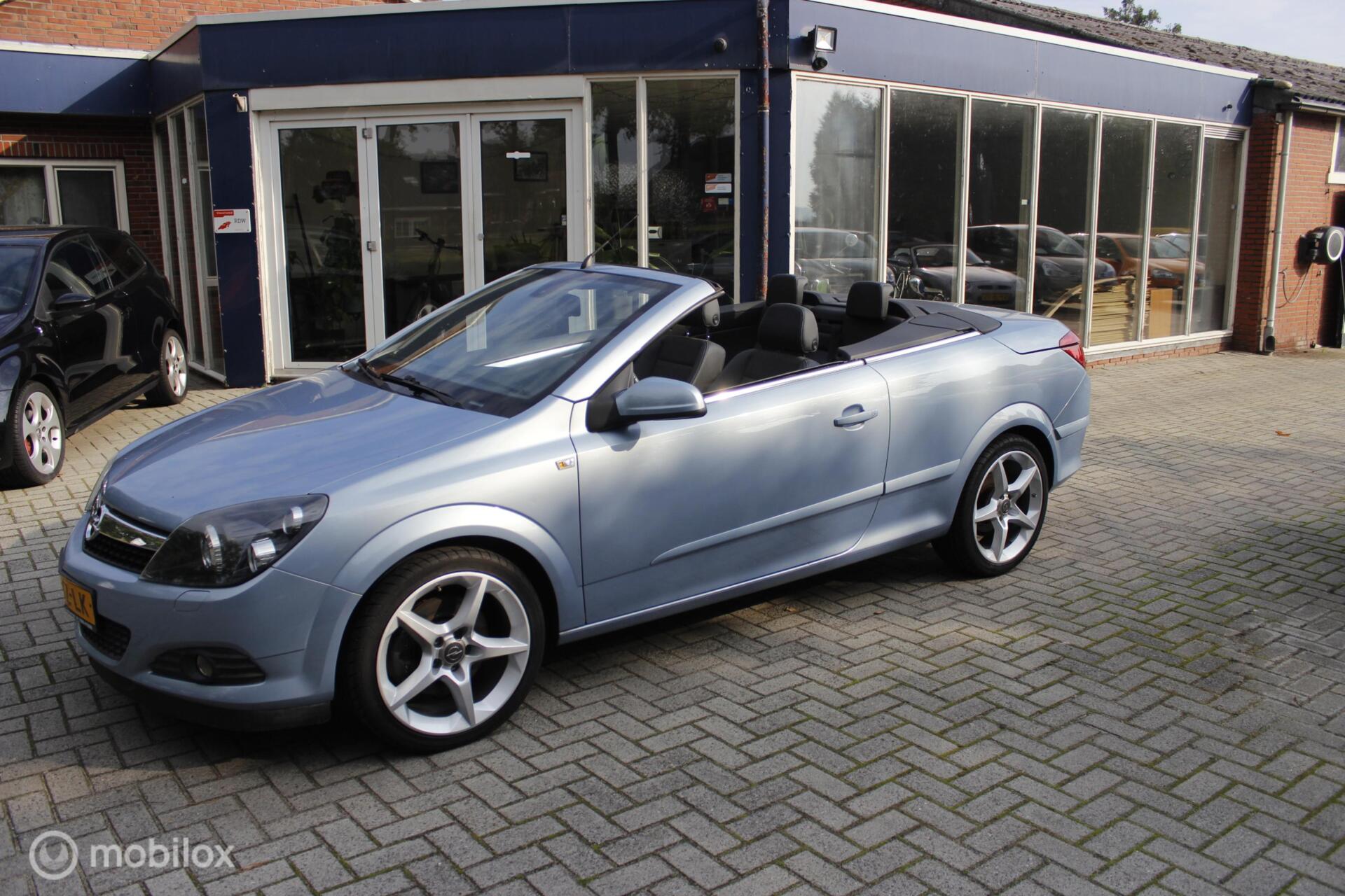 Foto van OPEL ASTRA TWIN TOP