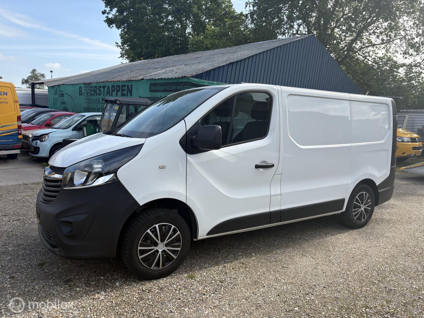 Foto van Opel Vivaro-b