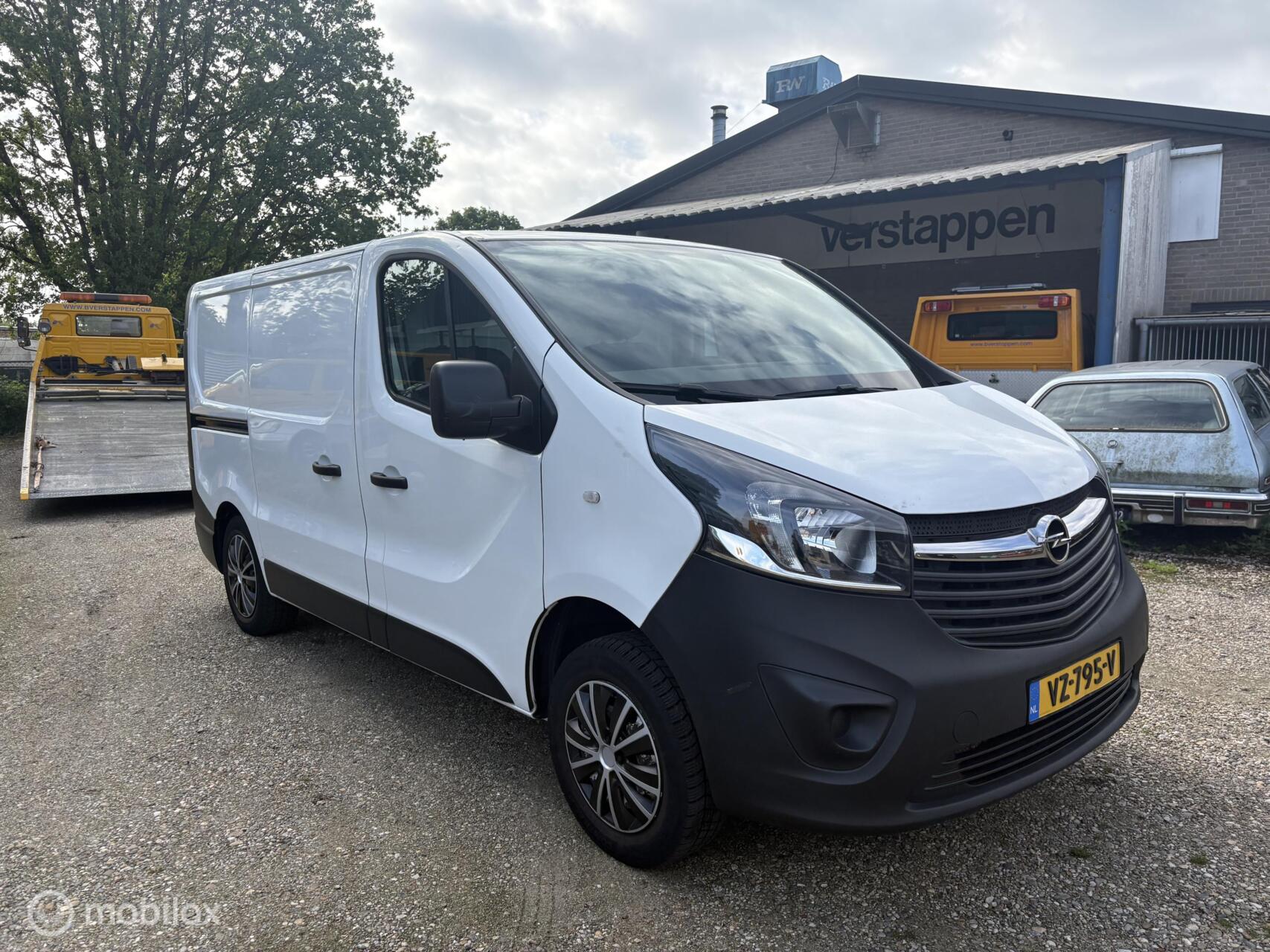Foto van Opel Vivaro-b