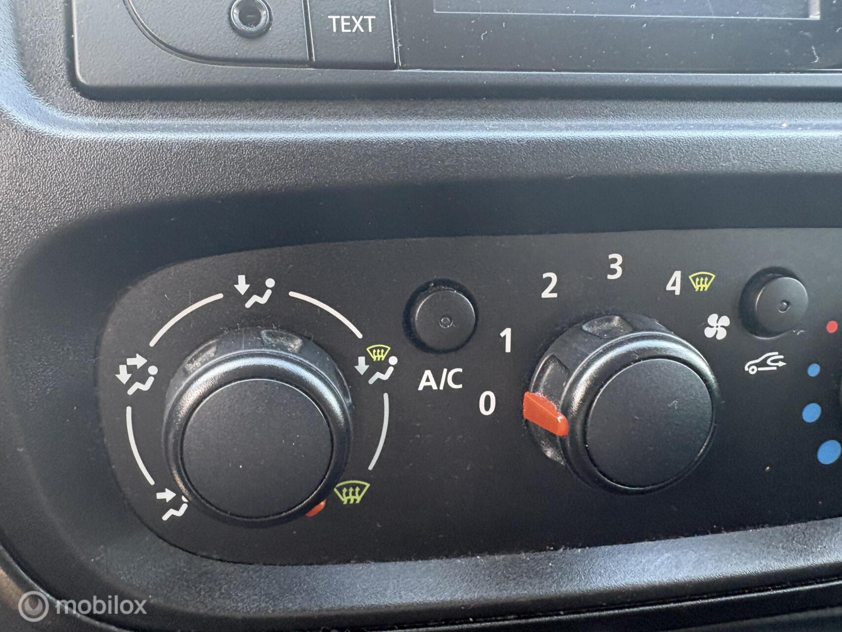 Foto van Opel Vivaro-b