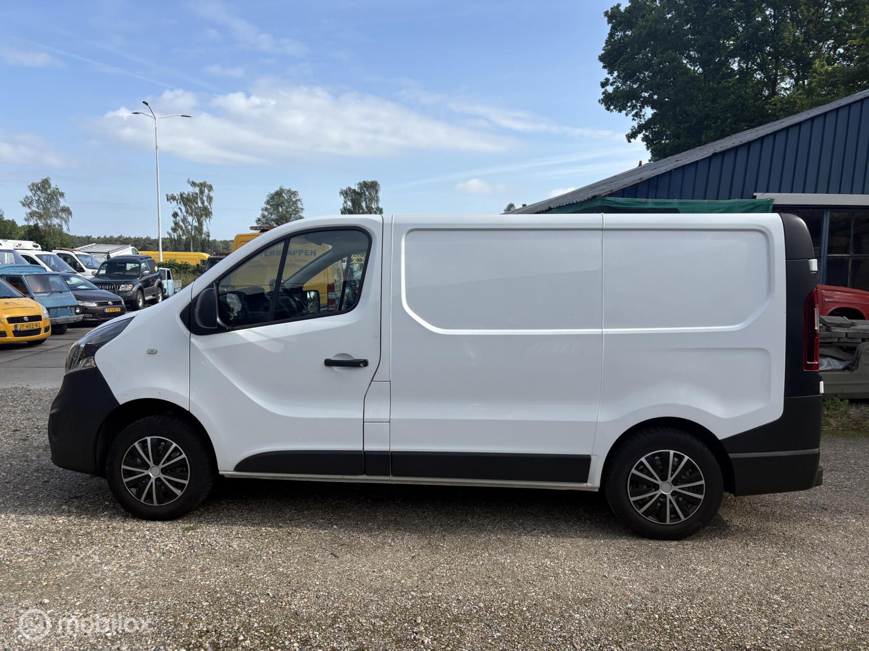 Foto van Opel Vivaro-b