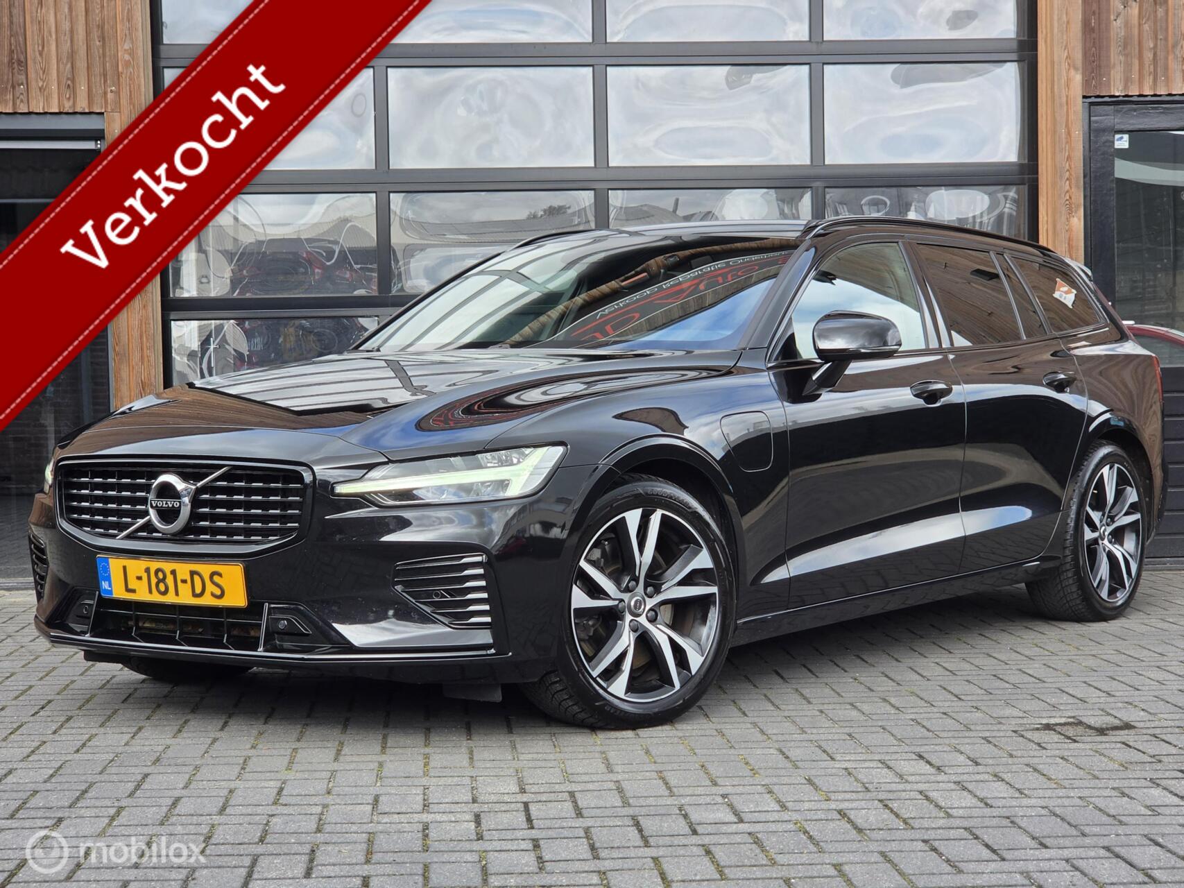 Volvo V60 2.0 T6 RECHARGE AWD R-DESIGN ACC CAMERA TREKHAAK 2021 - voorkant
