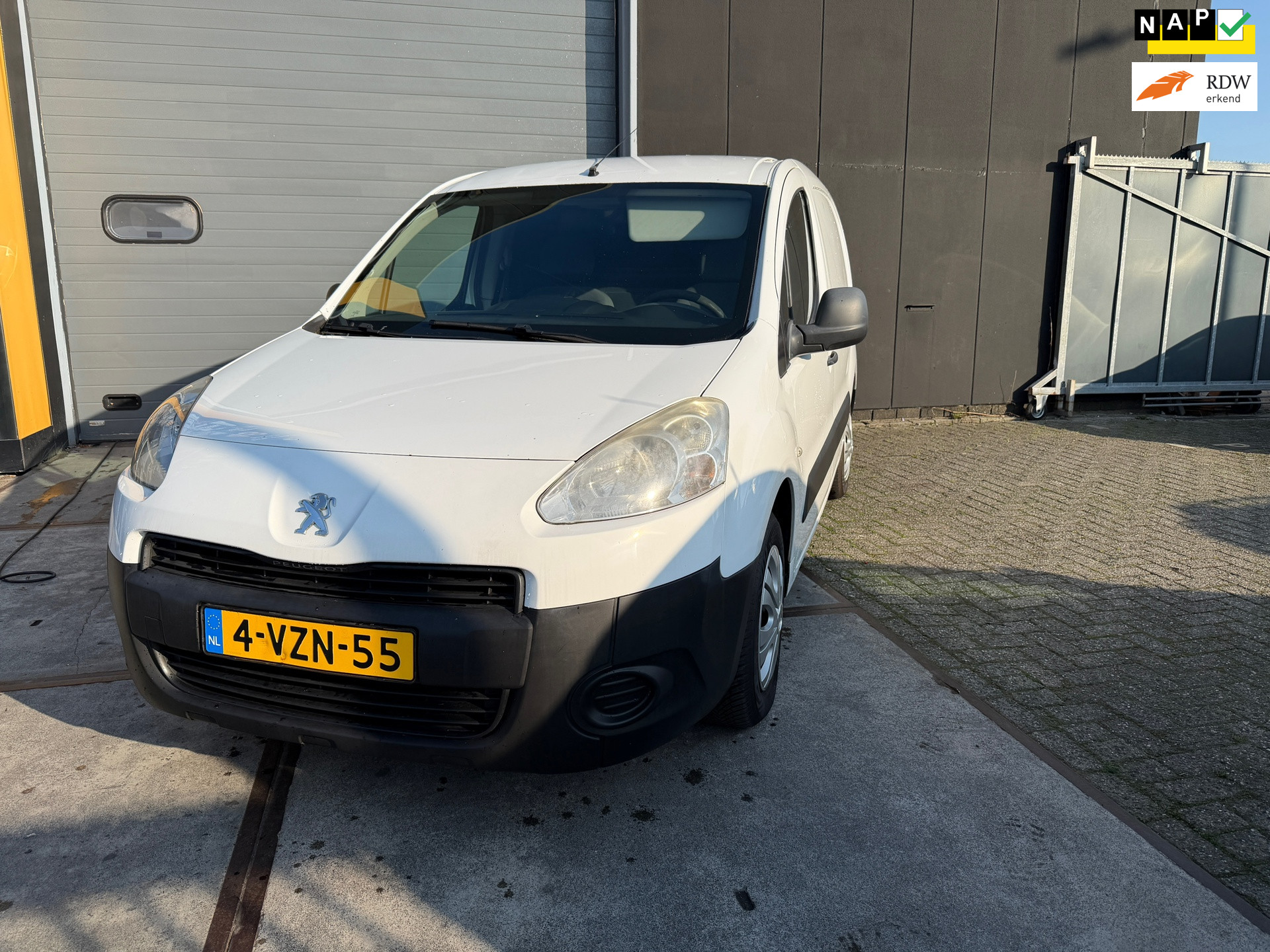 Foto van Peugeot Partner