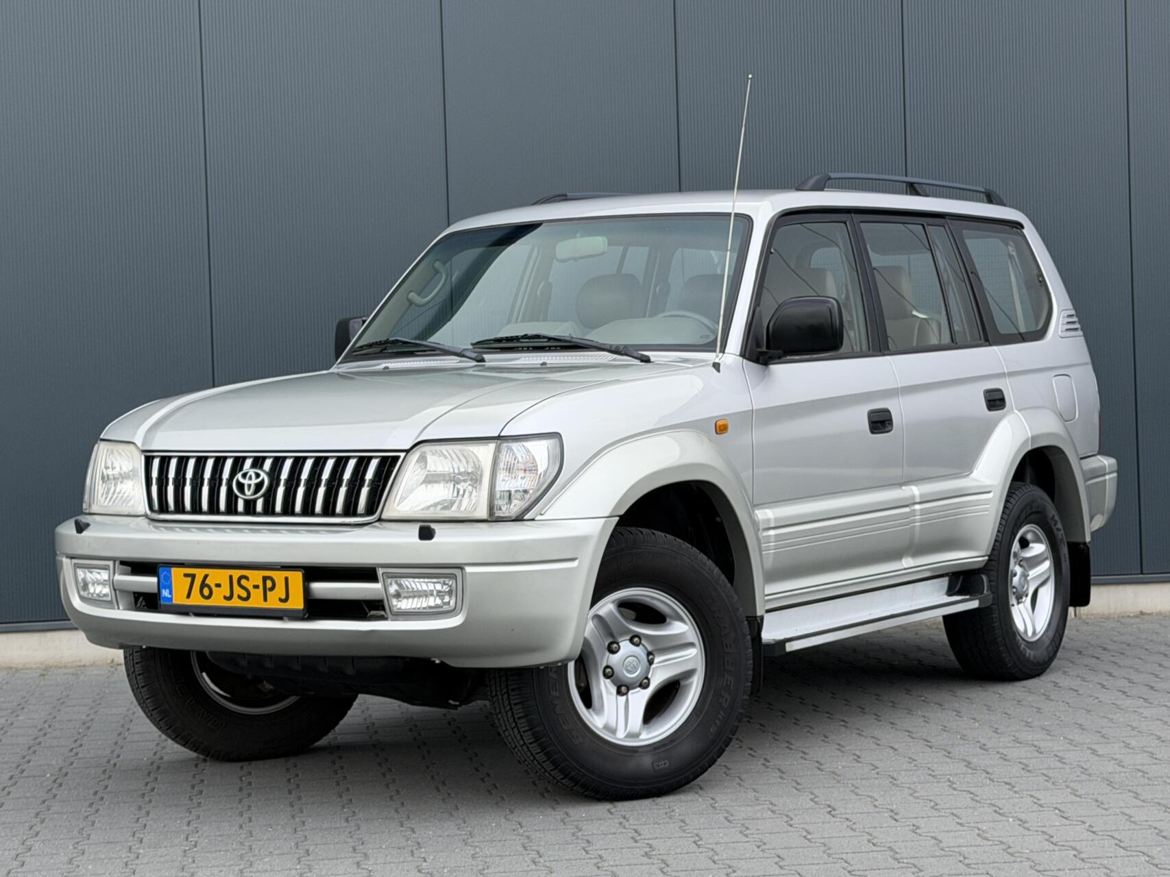 Foto van TOYOTA TOYOTA LAND CRUISER