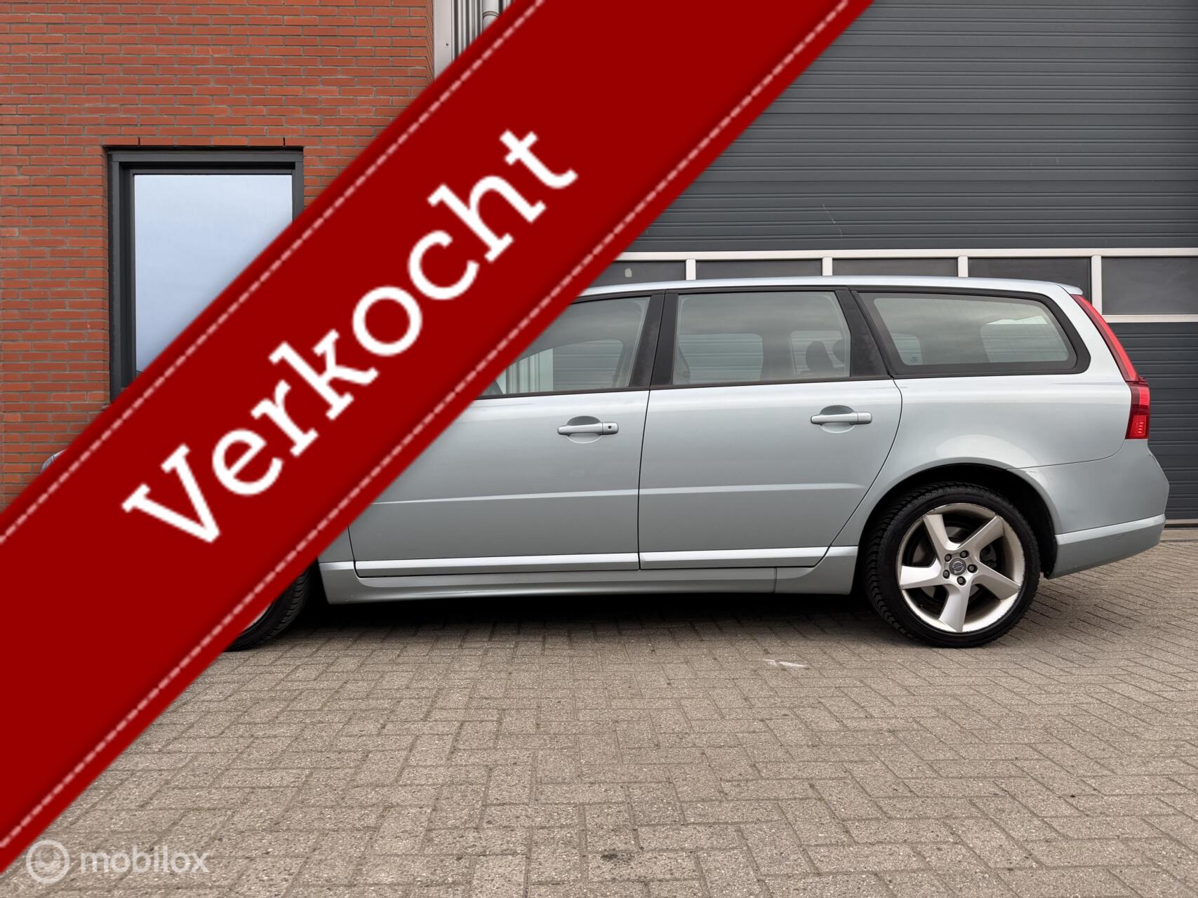 Volvo V70 2.5T Momentum - leder - 18inch - orig. NL 2007 - voorkant