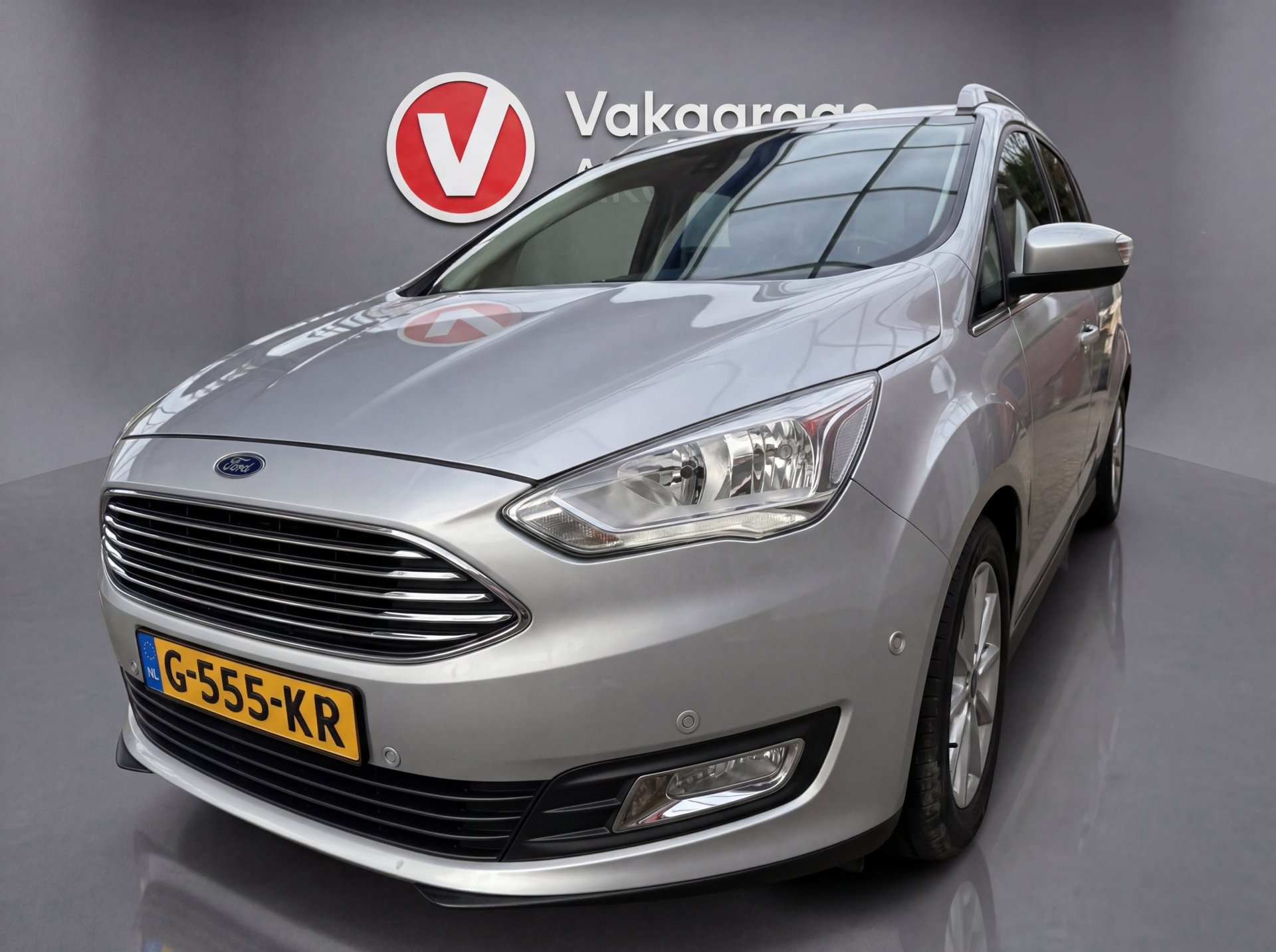Ford Grand C-max 1.5 Titanium / Parkeersensoren / Stoelverwarming / Airco / Bluetooth / CruiseControl 2015 - voorkant