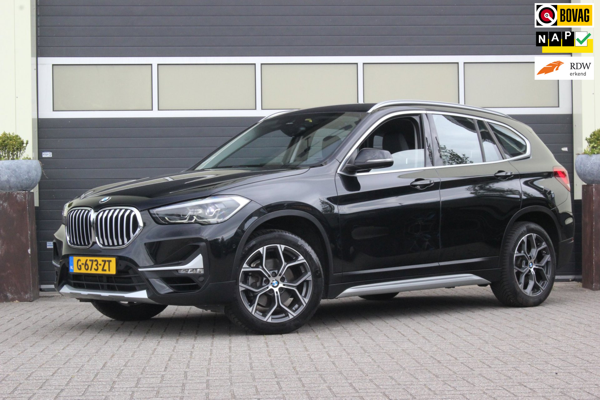 BMW X1 Sdrive18i SDrive18i High Executive Edition Trekhaak Facelift 2020 - voorkant