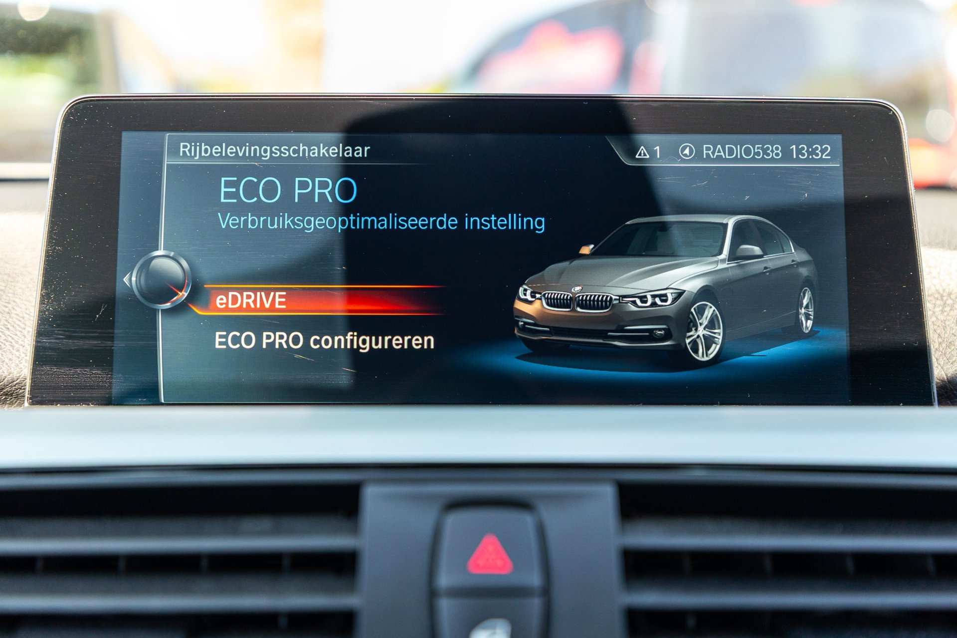 Foto van BMW 330e Iperformance