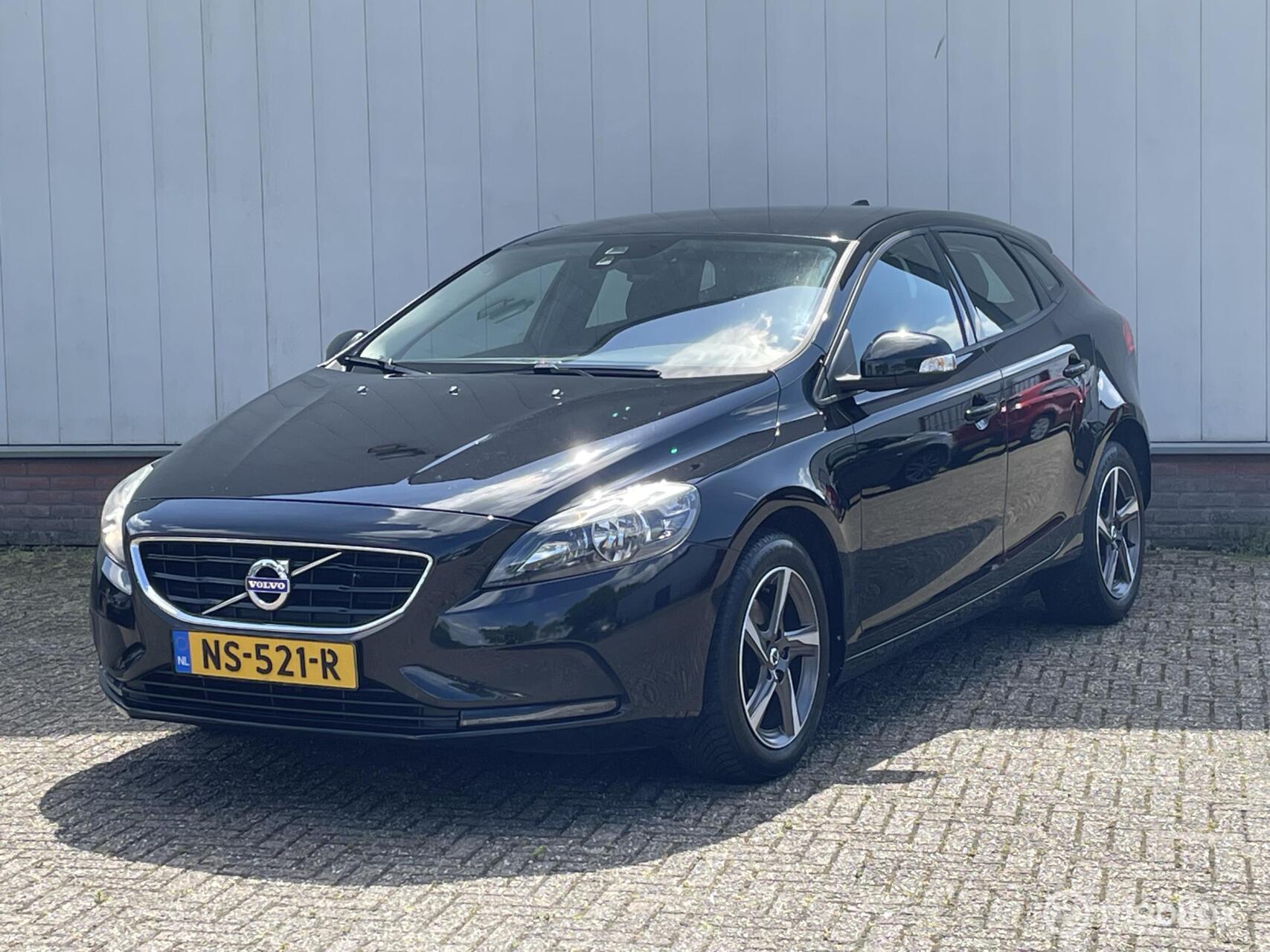 Volvo V40 2.0 D2 Nordic+ 2016 - voorkant