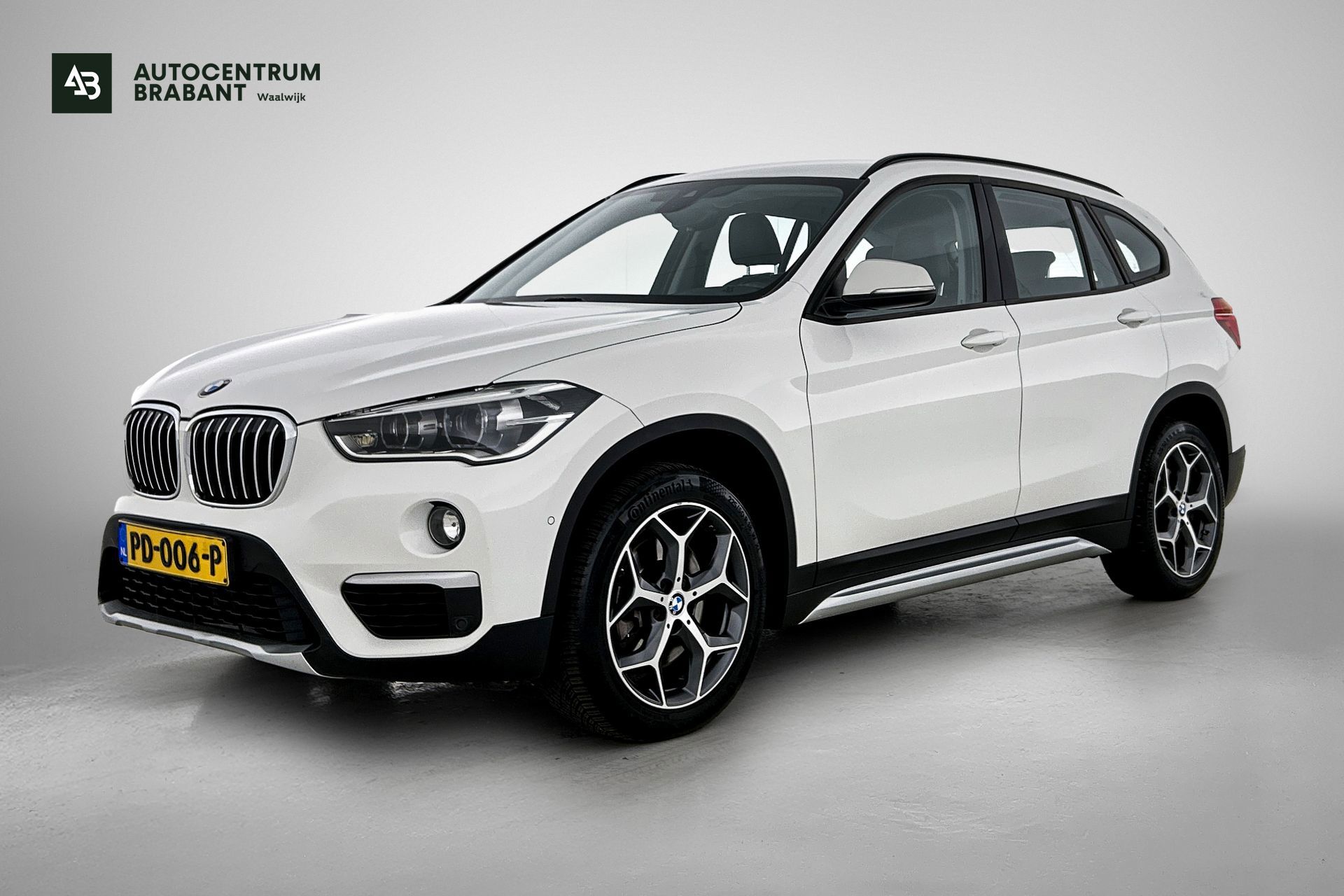 Foto van BMW X1 SDRIVE20I