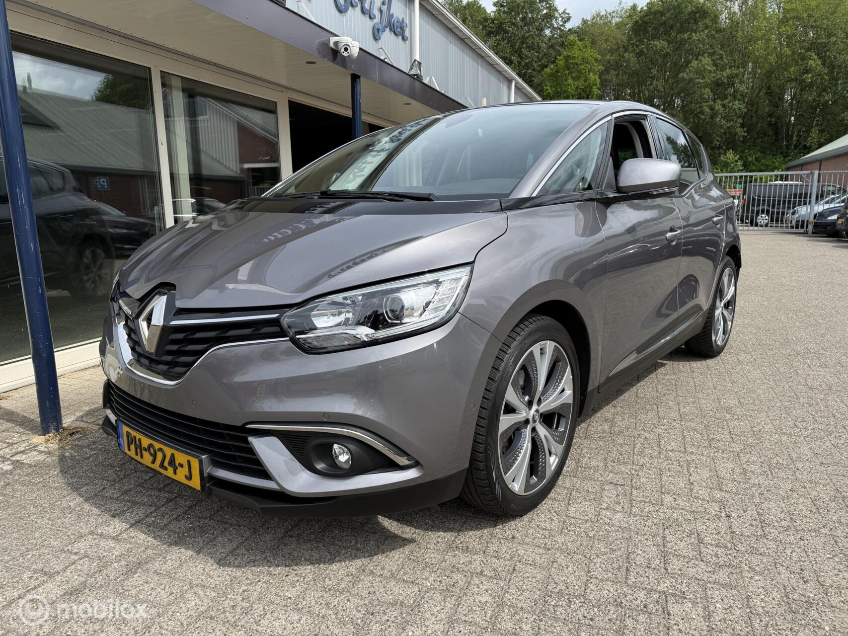 Foto van RENAULT SCENIC