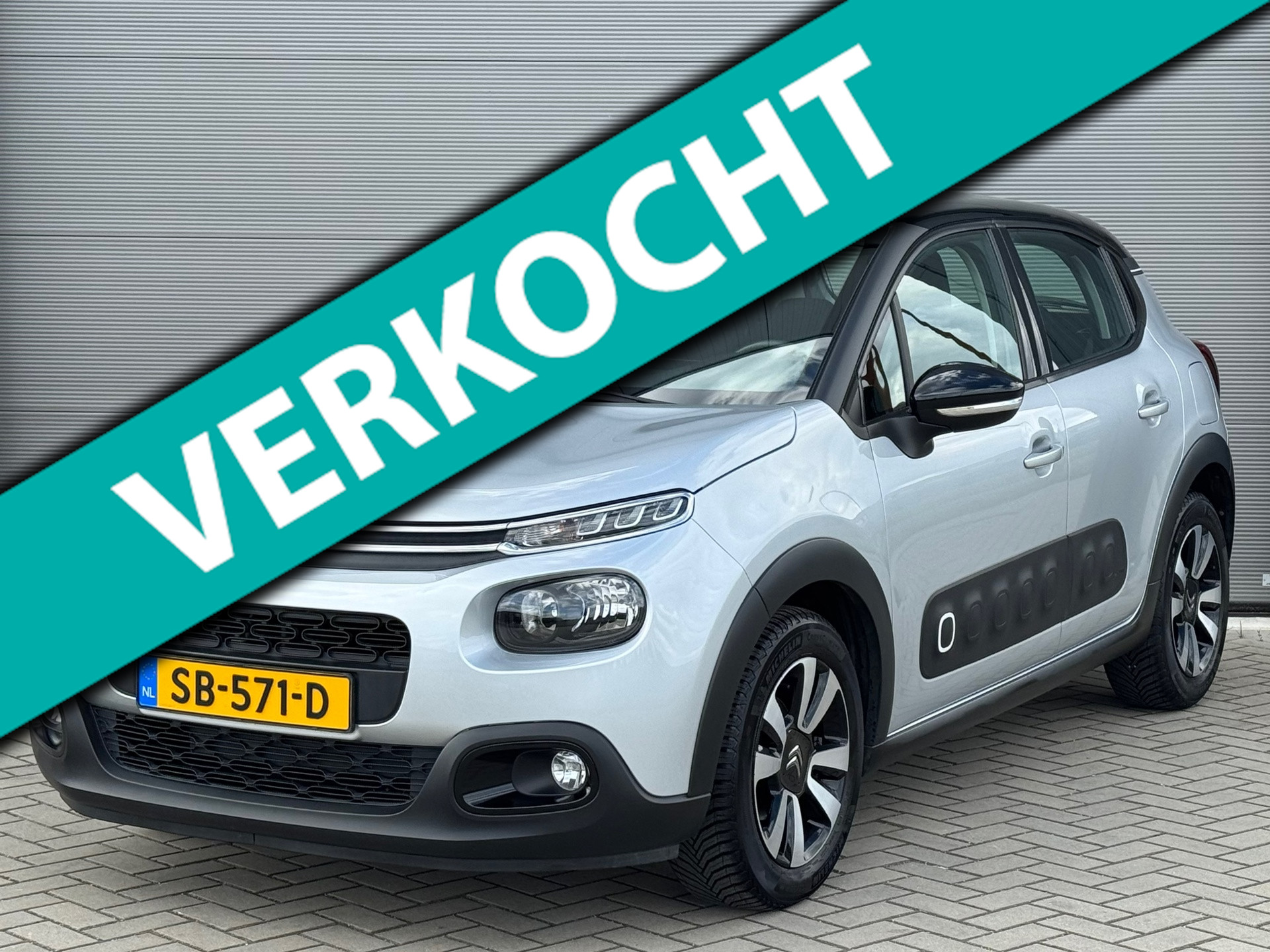 Citroen C3 1.2 PureTech Shine | All Season| Camera | CarPlay | Navi | Cruise 2018 - voorkant