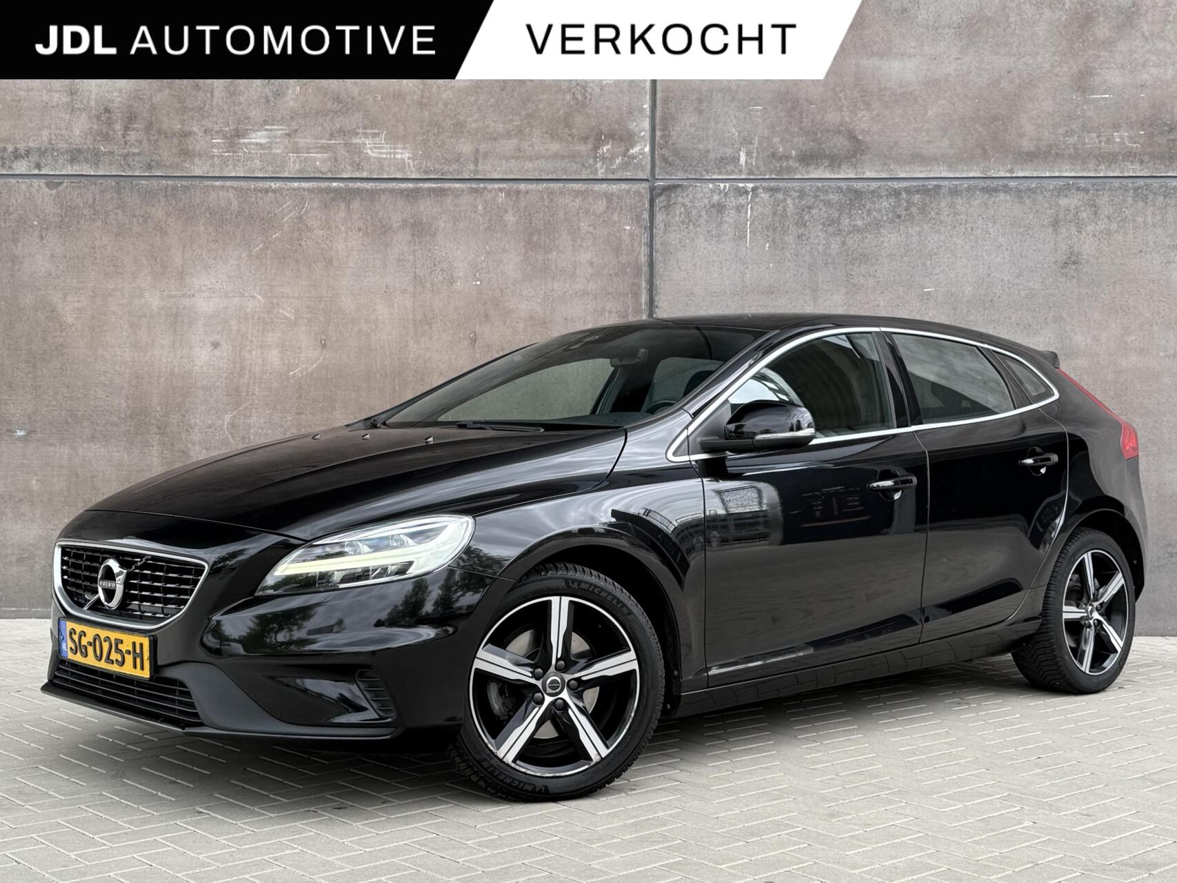 Volvo V40 2.0 T4 R-Design | Navigatie | Climate control | Dealer onderhouden | APK 04-2027 | 2018 - voorkant