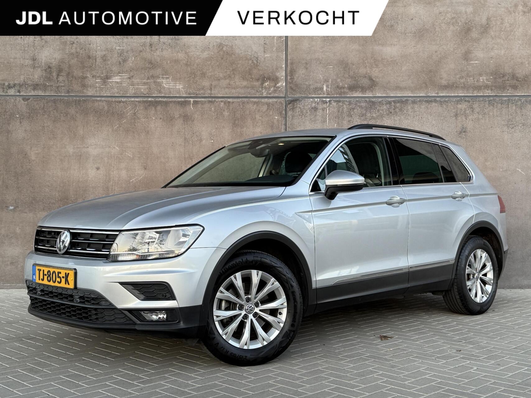 Volkswagen Tiguan 1.4 TSI ACT Comfortline Business | Trekhaak | Dealer onderhoud | Adaptieve Cruise | Stoelverwarming | 2018 - voorkant