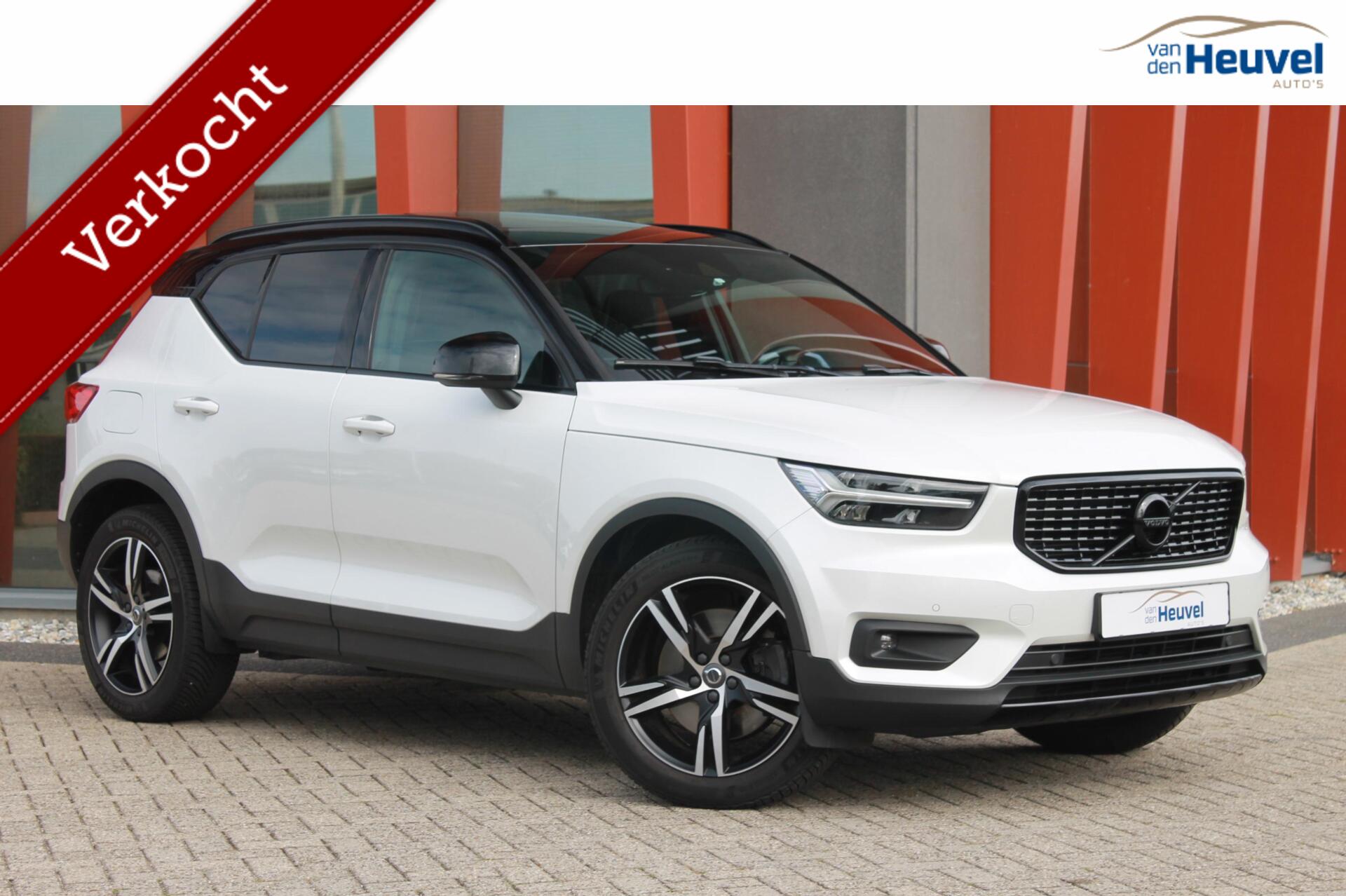 Volvo XC40 T4 Recharge R-Design | Stoelverwarming | Panoramadak | Parkeercamera | Glossy Black | Keyless 2021 - voorkant