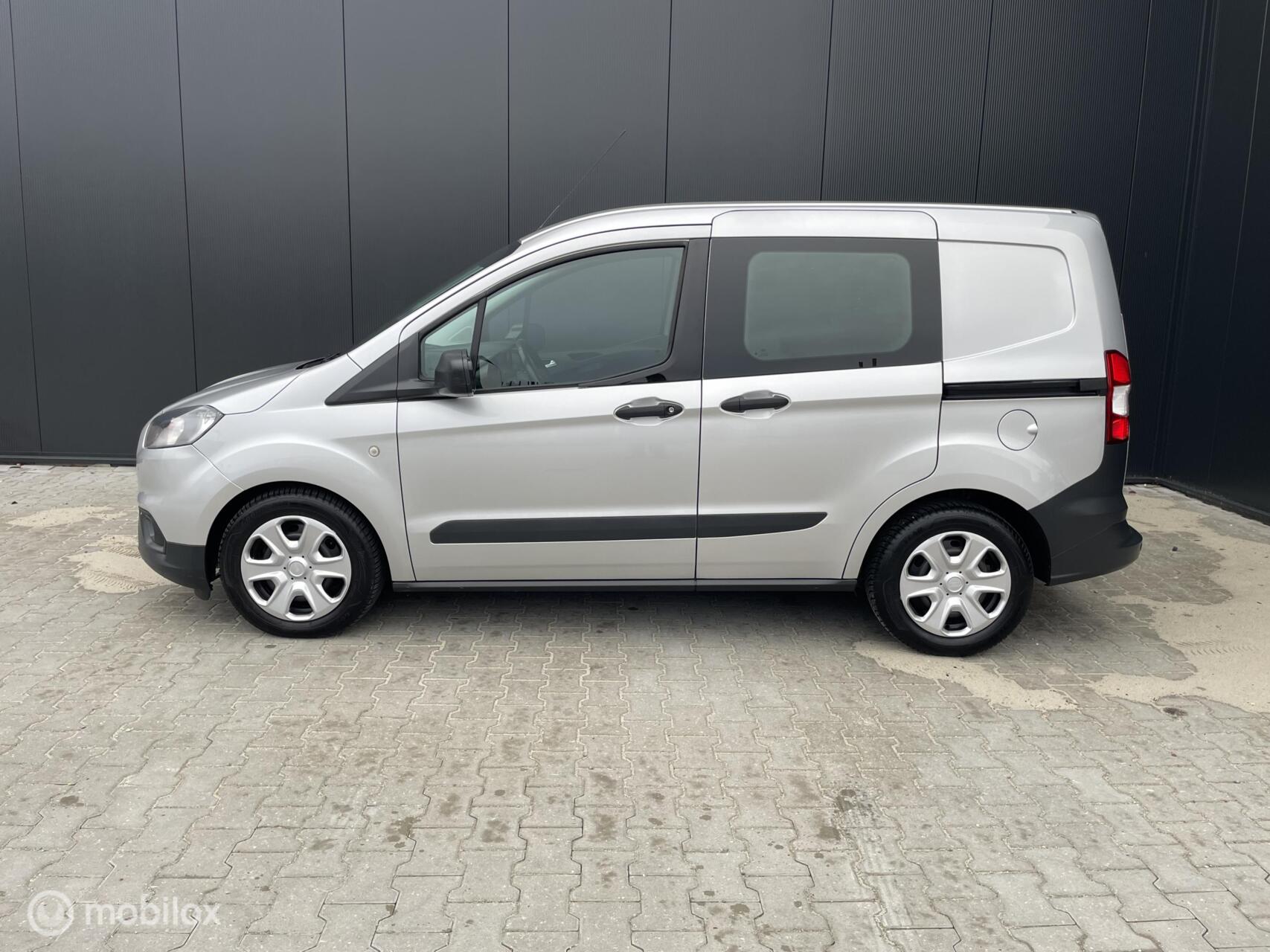 Foto van Ford Transit Courier